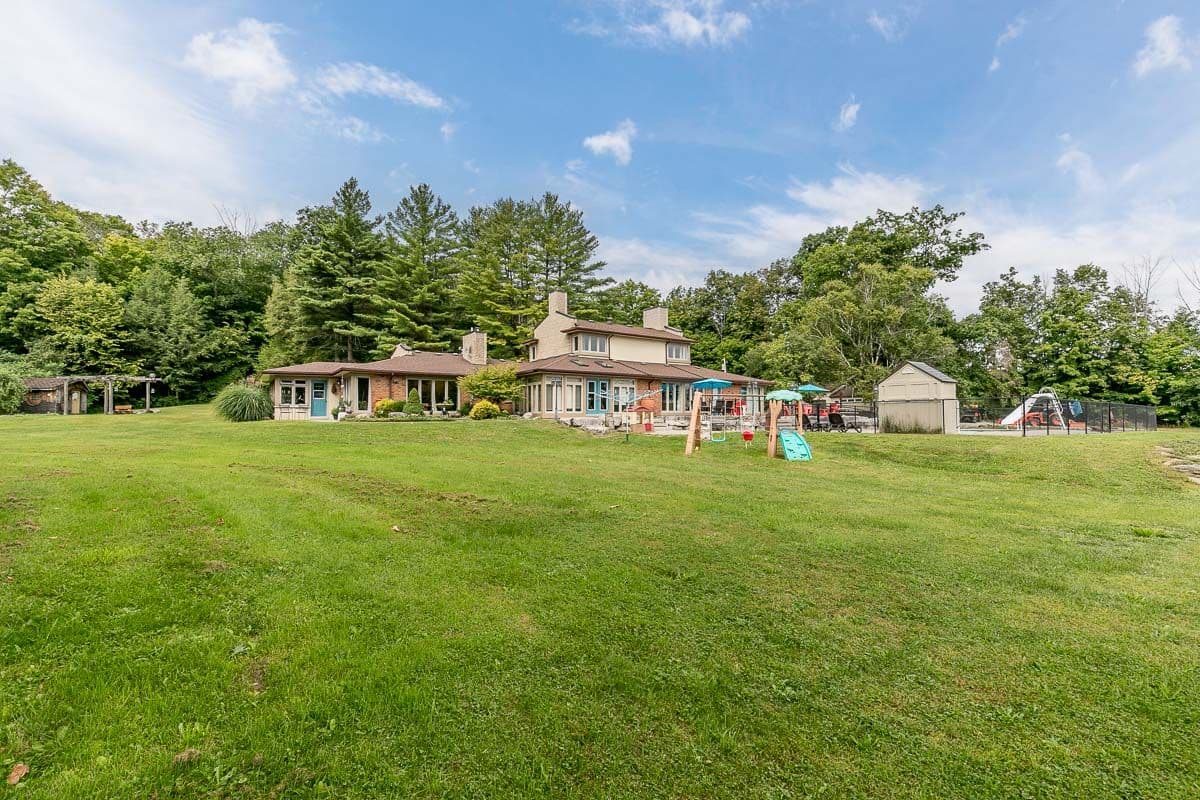 16365 Bathurst Street, Newmarket, ON L3X 1Z8