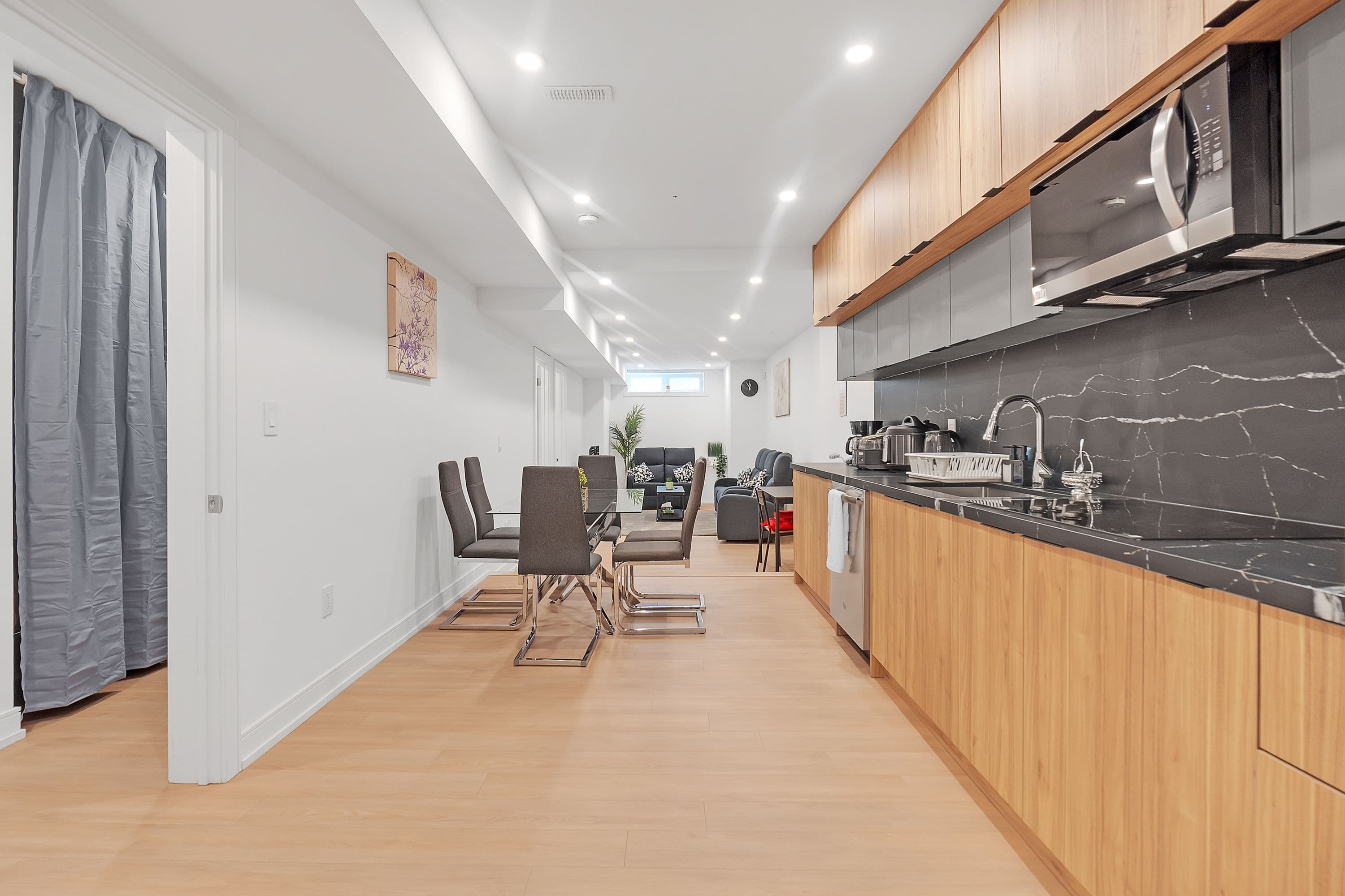 31 Edinburgh Drive, Toronto C07, ON M3H 1B5