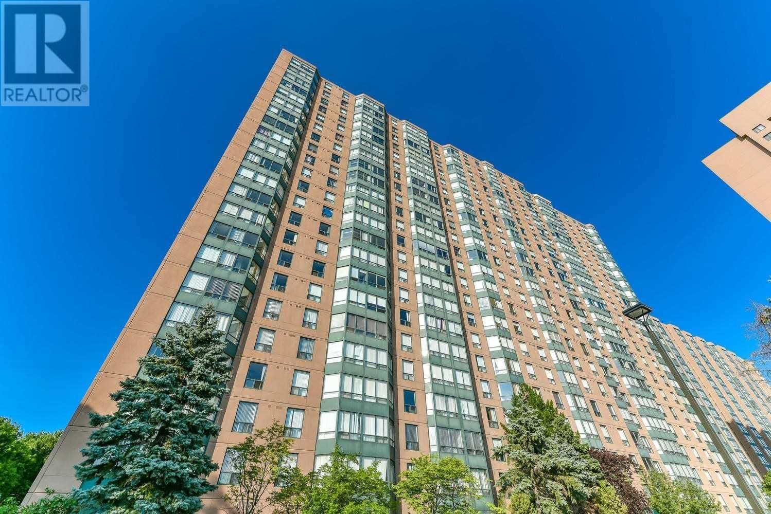 135 HILLCREST AVE Avenue 212, Mississauga, ON L5B 4B1