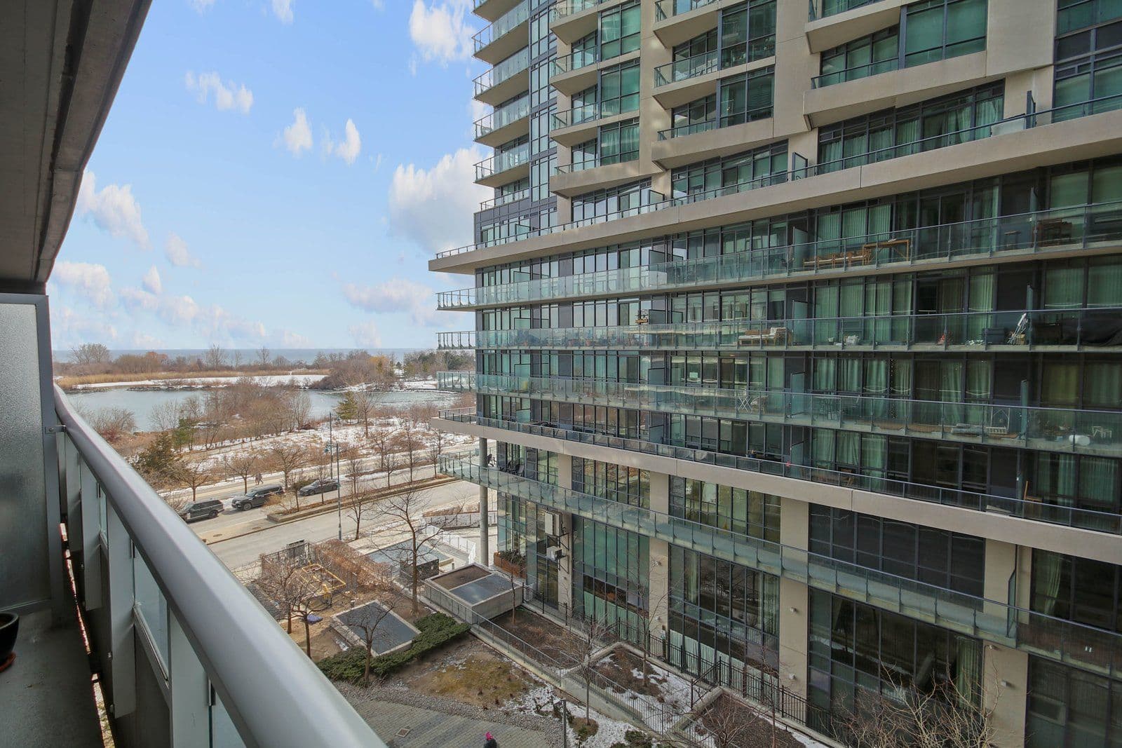 110 Marine Parade Drive 408, Toronto W06, ON M8V 0B6