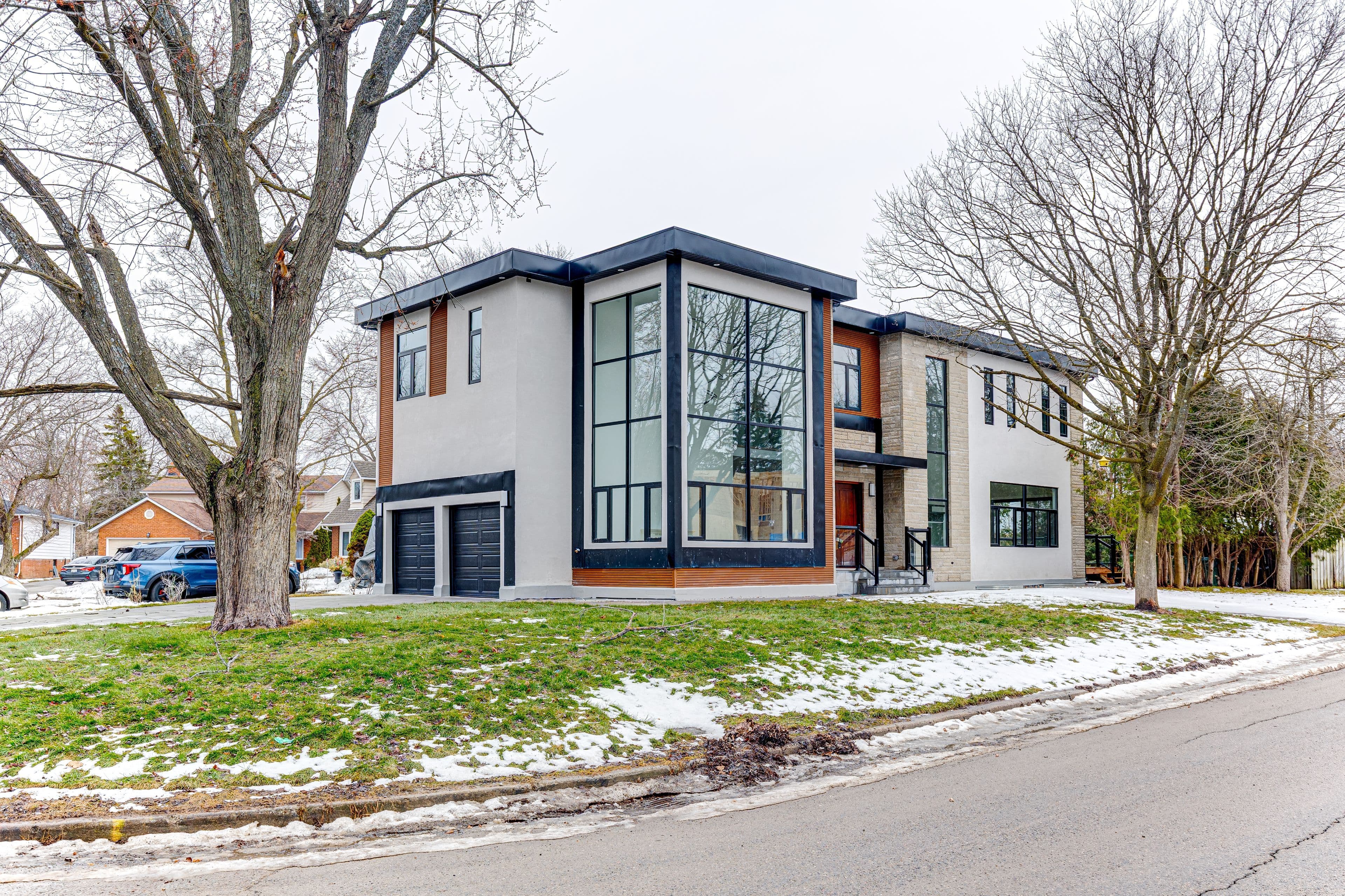 21 Shadbolt Court, Markham, ON L3R 1X3