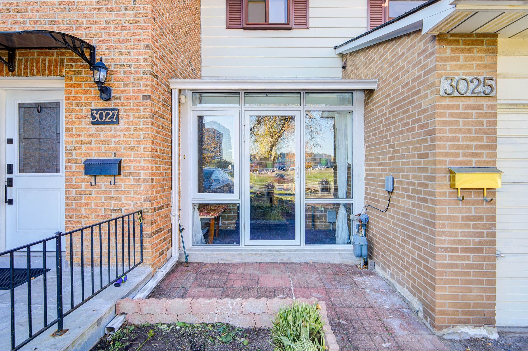 3025 Bridletowne Circle, Toronto E05, ON M1W 2C9