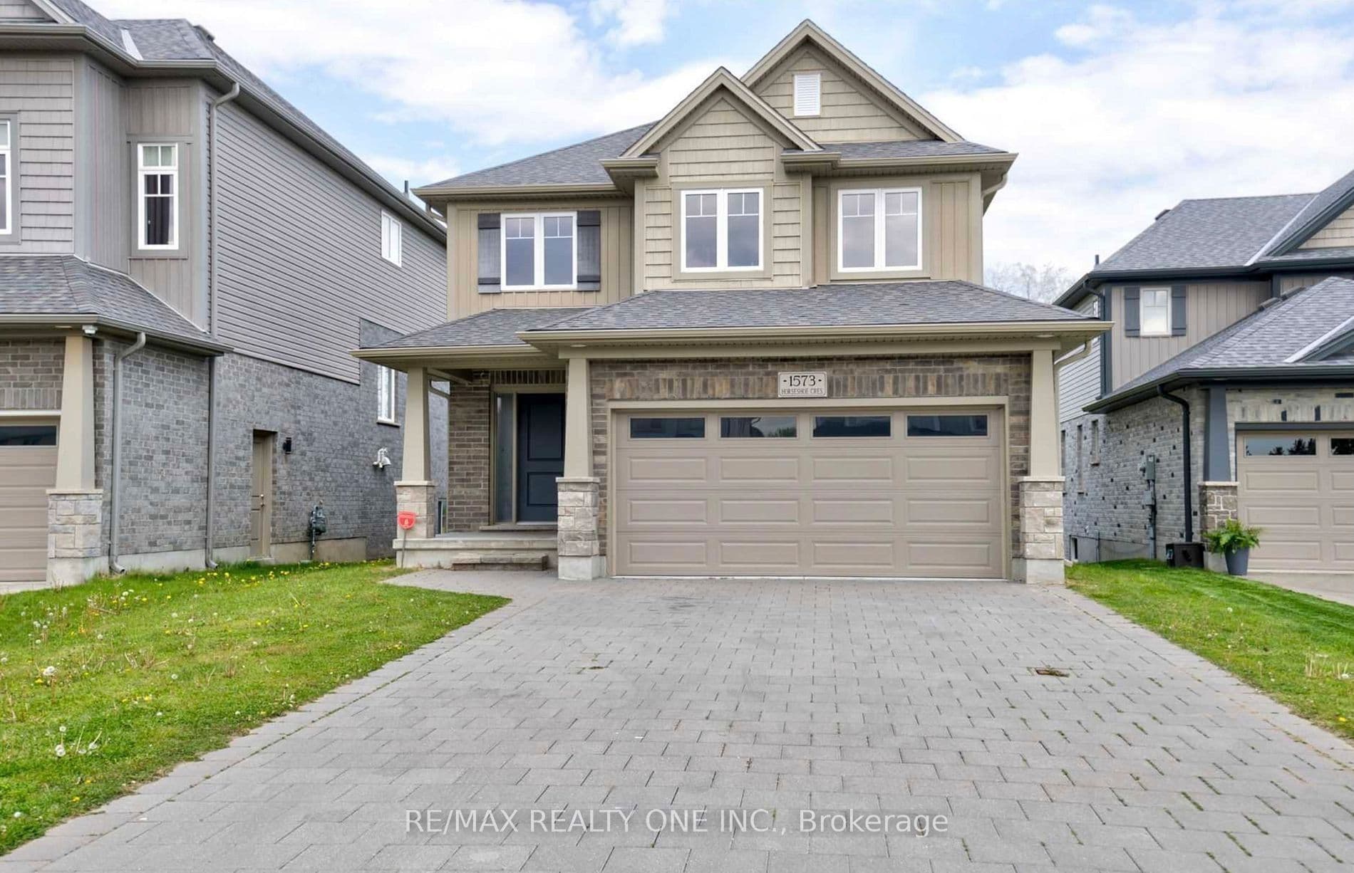 1573 Horseshoe Crescent Lower, London North, ON N5X 0L3