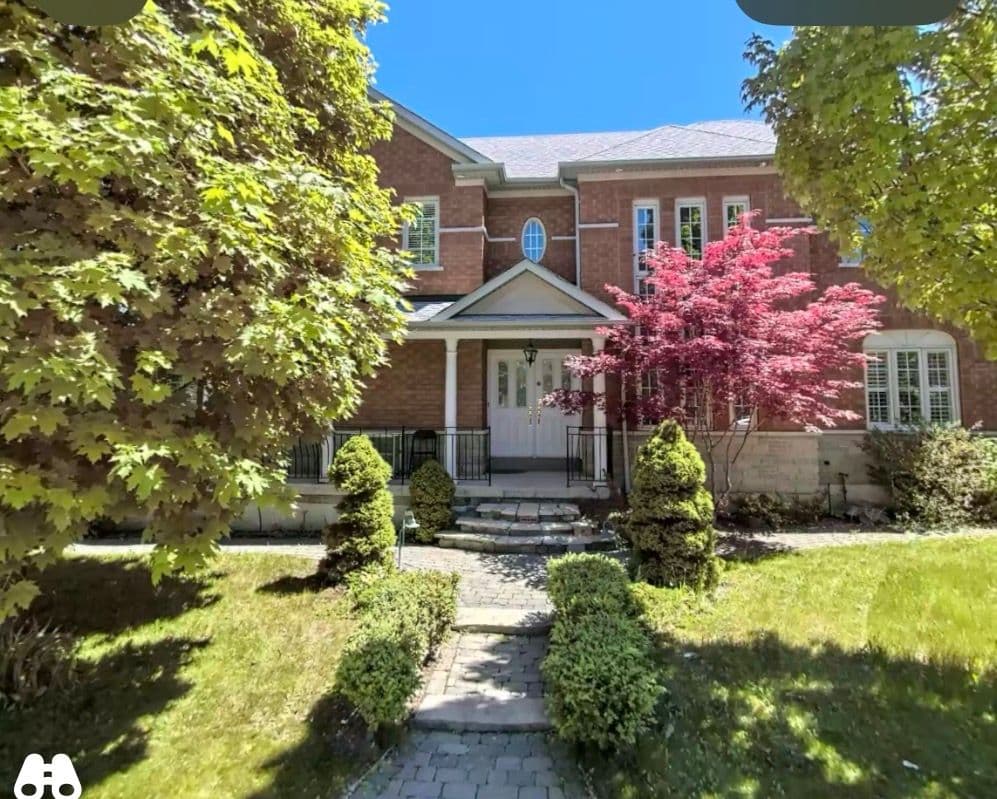 28 Garcia Street, Markham, ON L3R 4R8