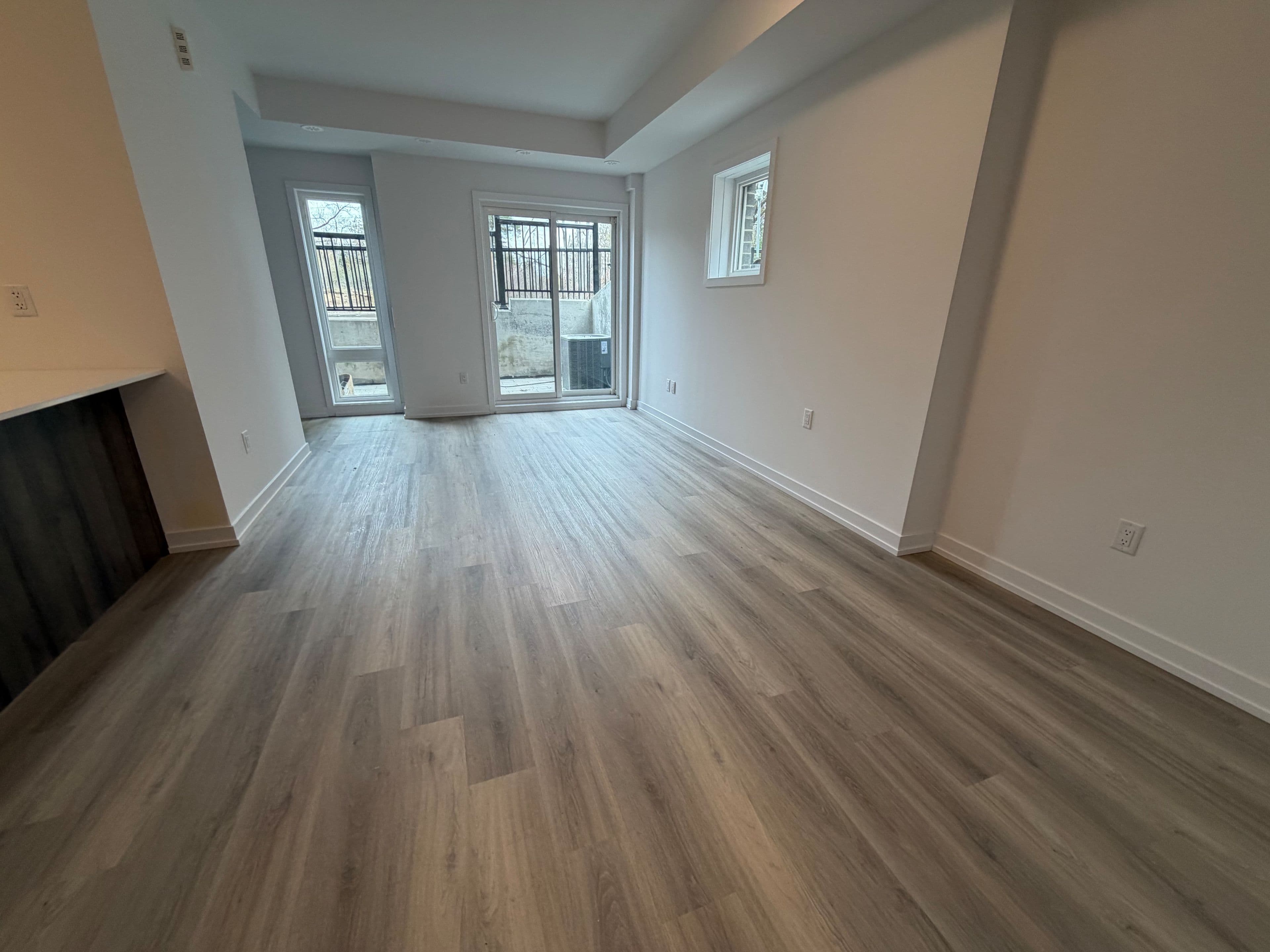 3 Bancroft Lane 219, Richmond Hill, ON L4E 1M1