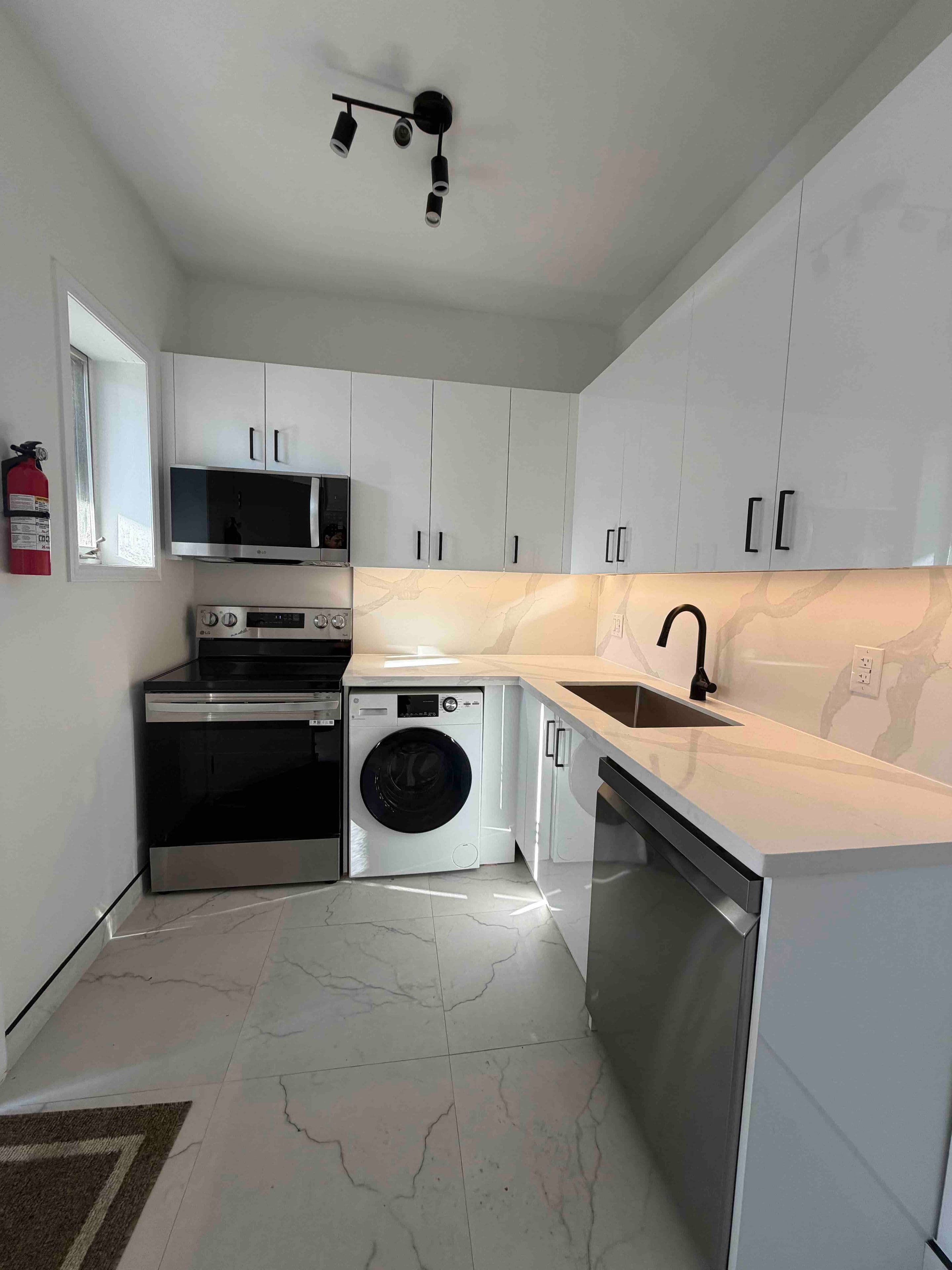 2245 Dundas Street W 102, Toronto W01, ON M6R 1X6