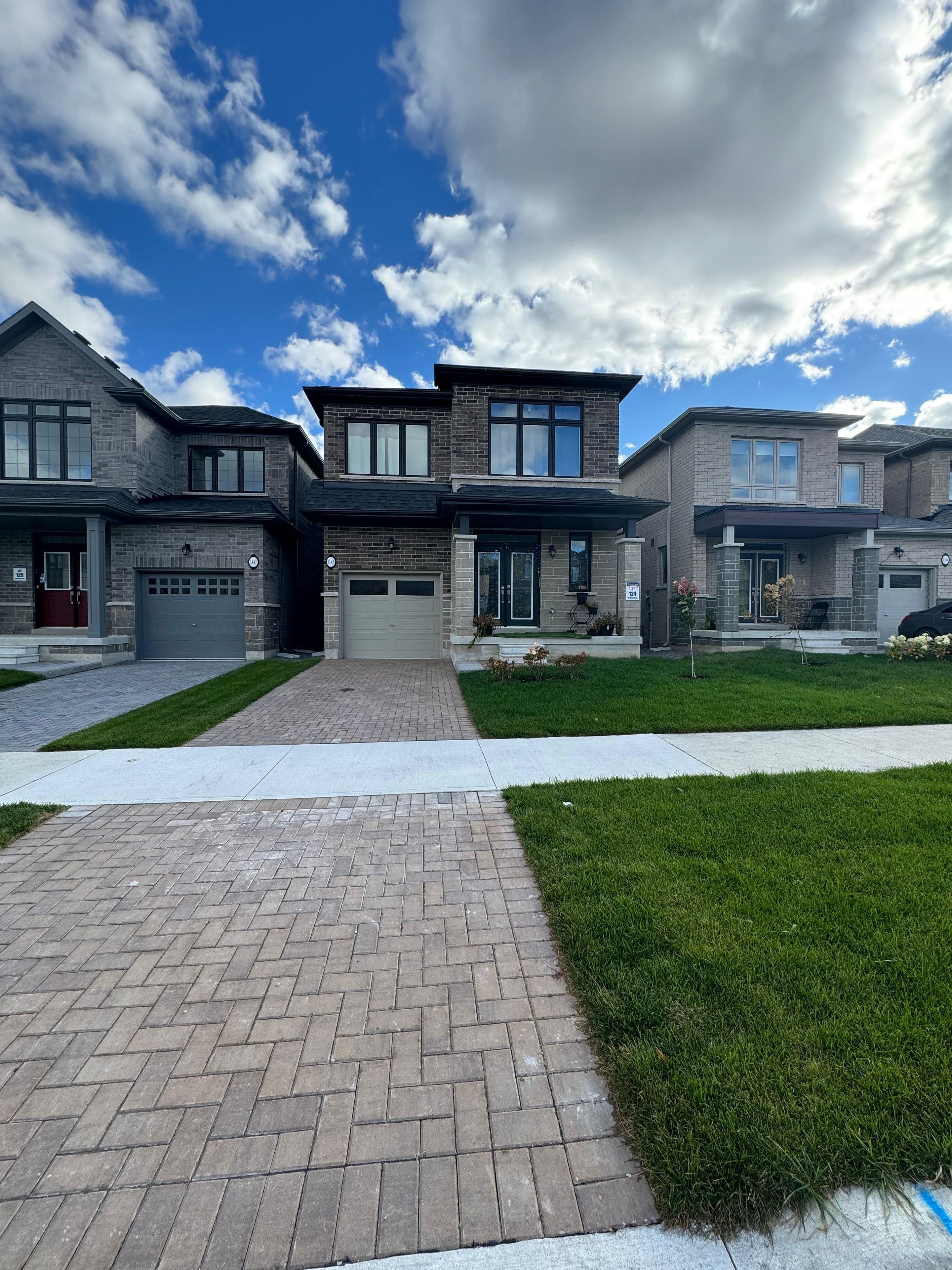 1143 Wilmington Avenue, Oshawa, ON L1L 0T8