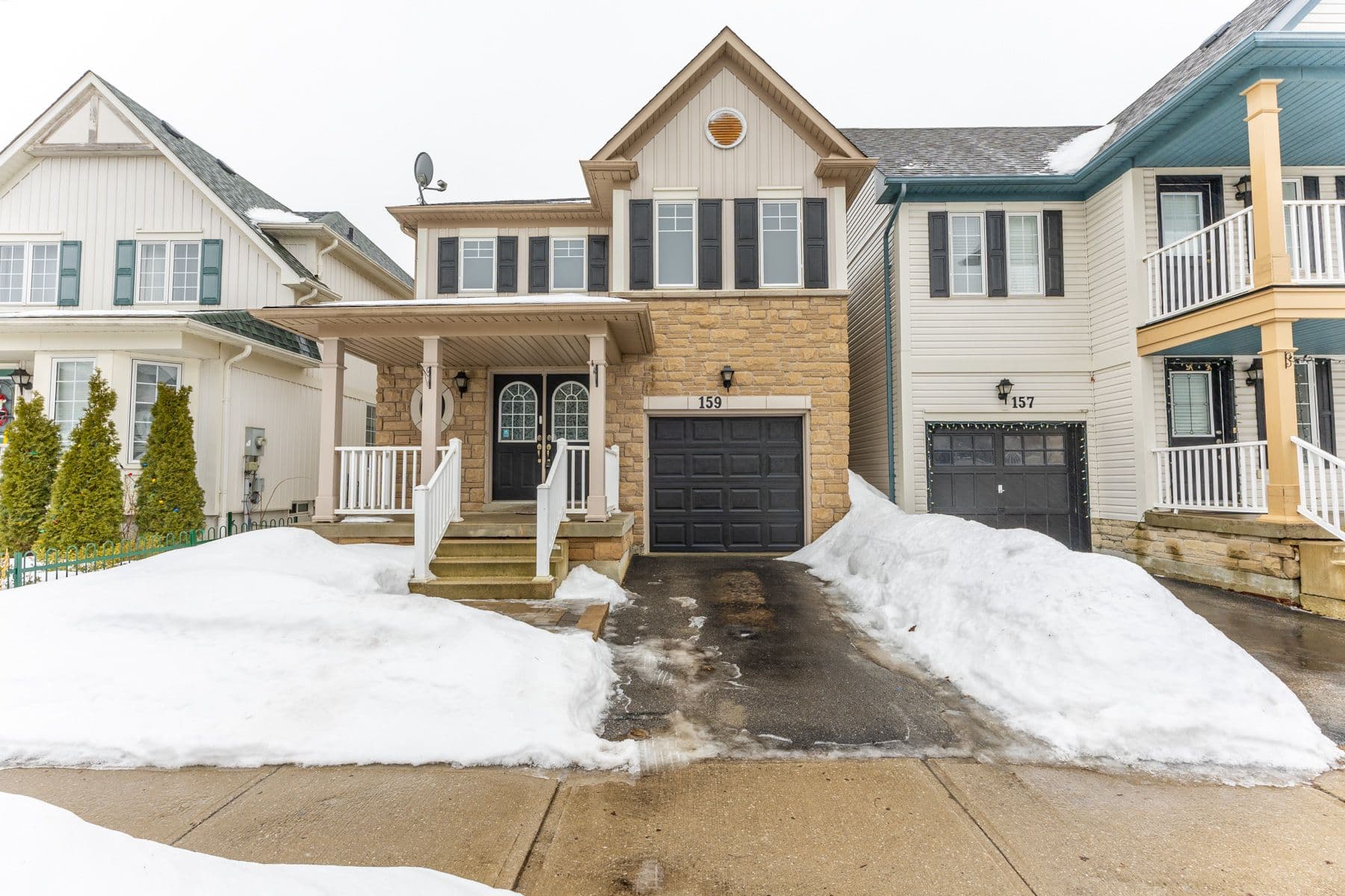 159 Harrongate Place, Whitby, ON L1R 3E6