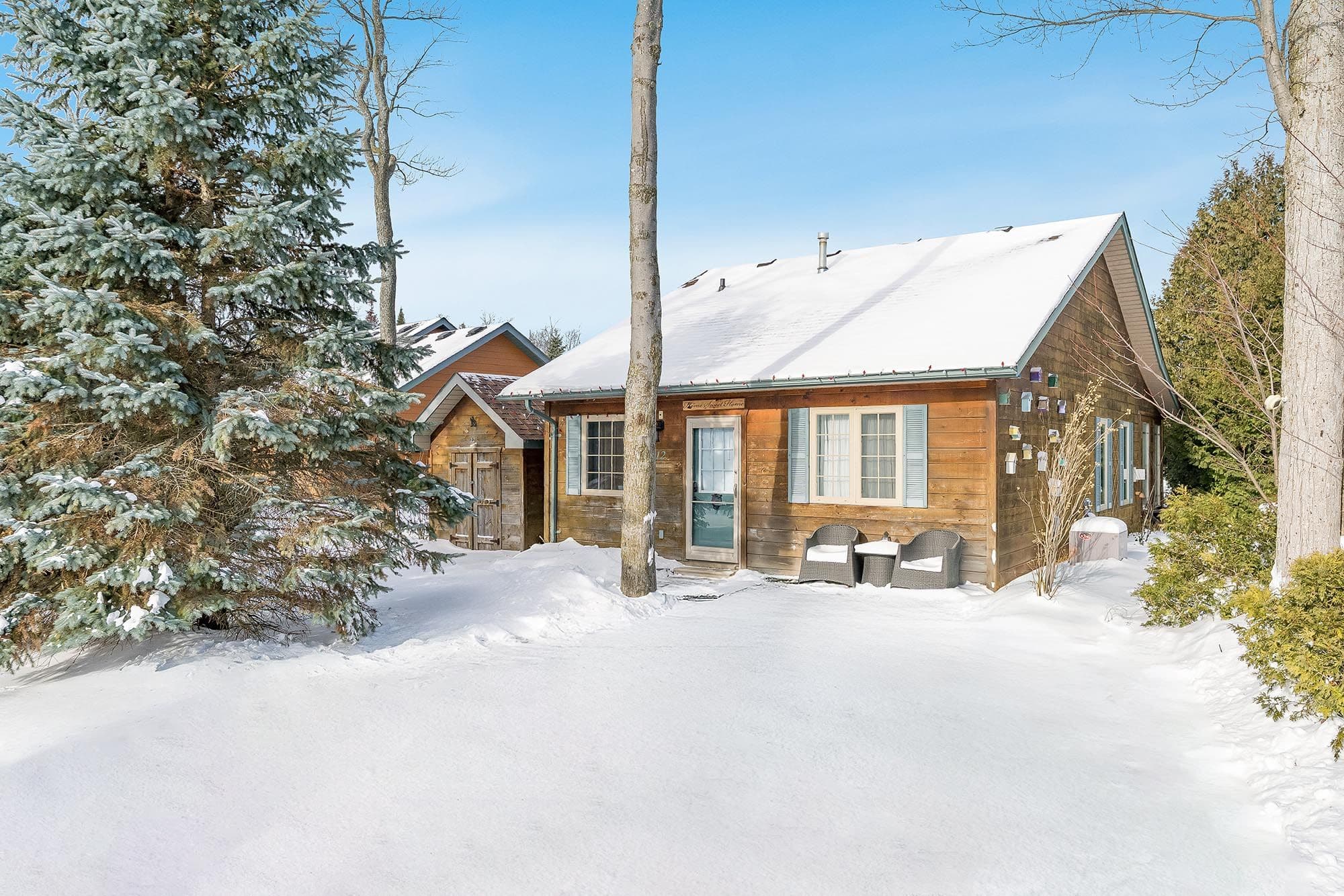 12 Cabin Crescent, Wasaga Beach, ON L9Z 1X7