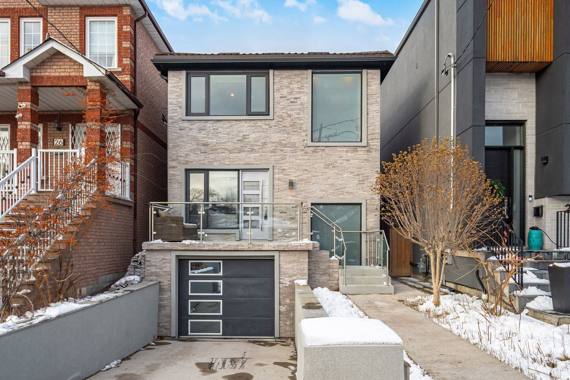 24 Chudleigh Road, Toronto W03, ON M6E 1Y9