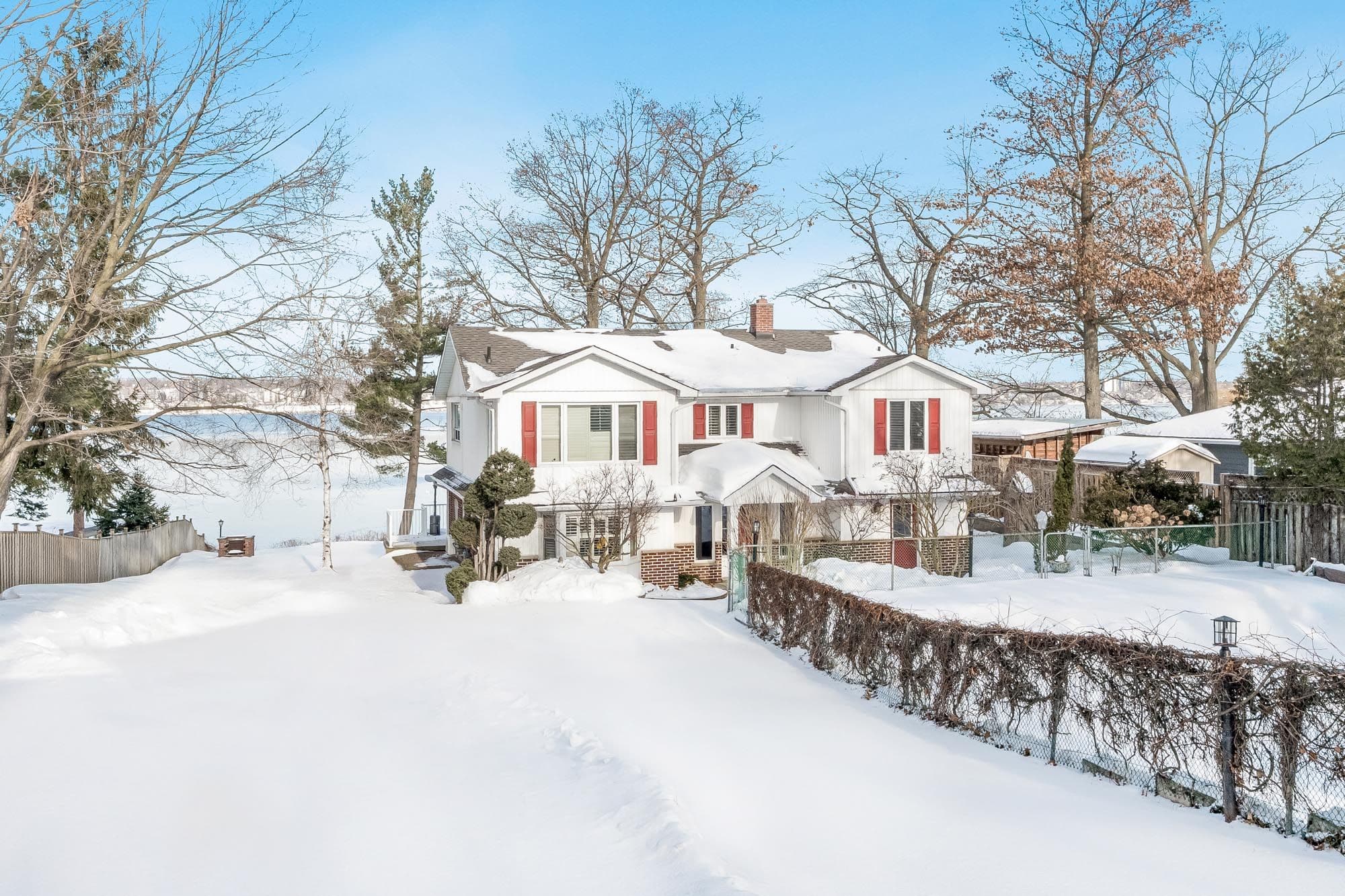 10 White Oaks Road, Barrie, ON L4N 4C1