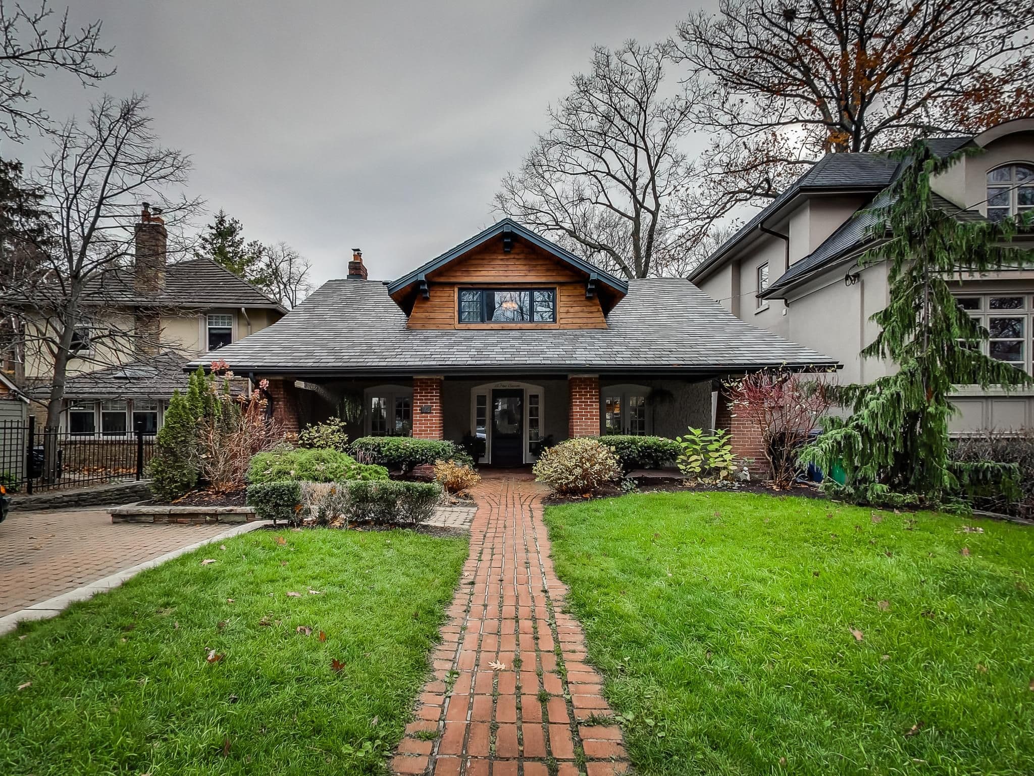 15 Pine Crescent, Toronto E02, ON M4E 1L1