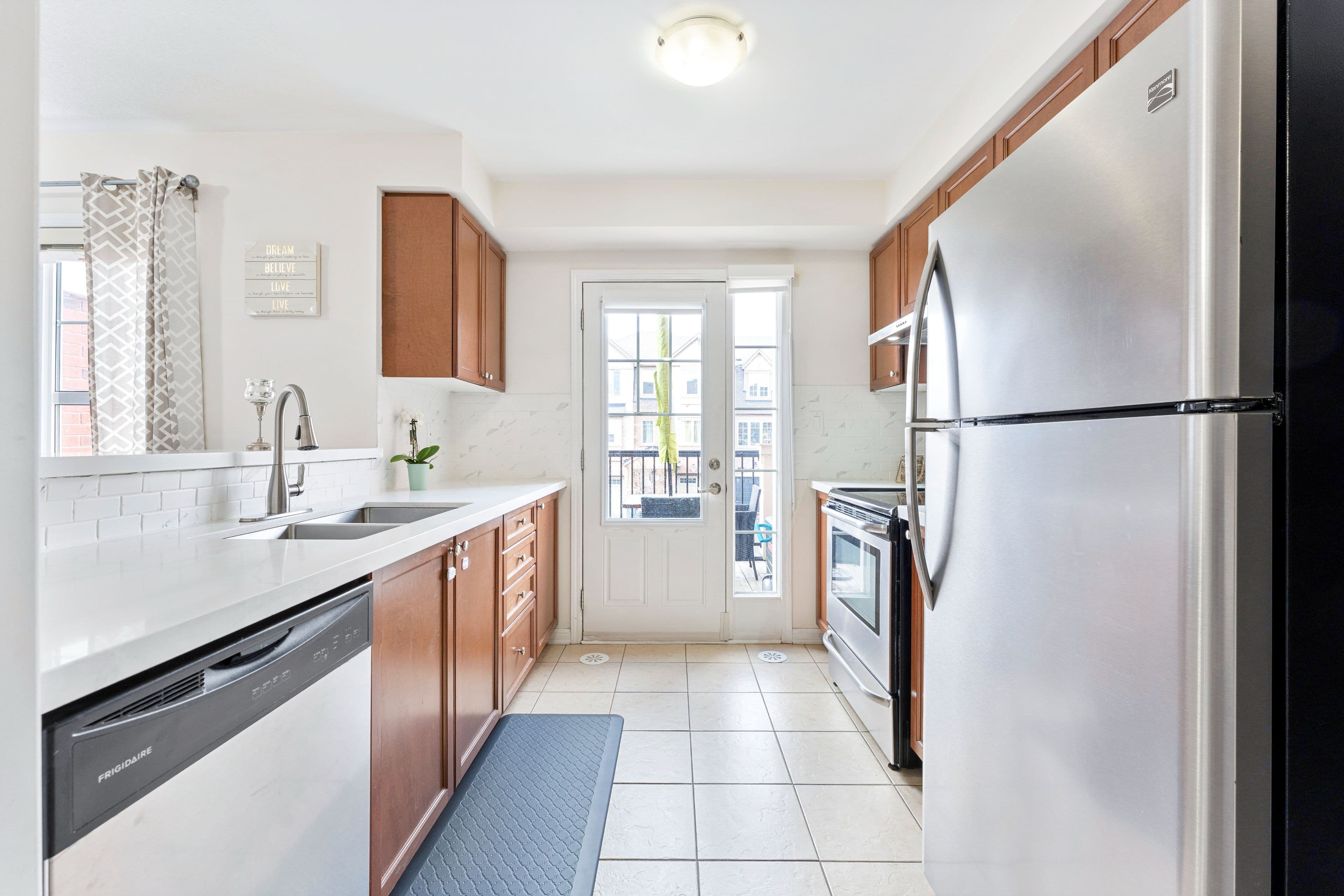 53 Colonel Frank Ching Crescent N, Brampton, ON L6Y 5W5