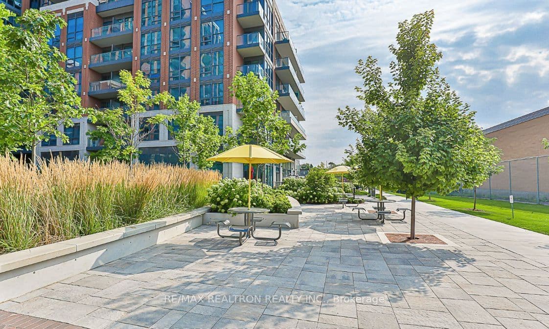 31 Tippett Road 636, Toronto C06, ON M3H 0C8