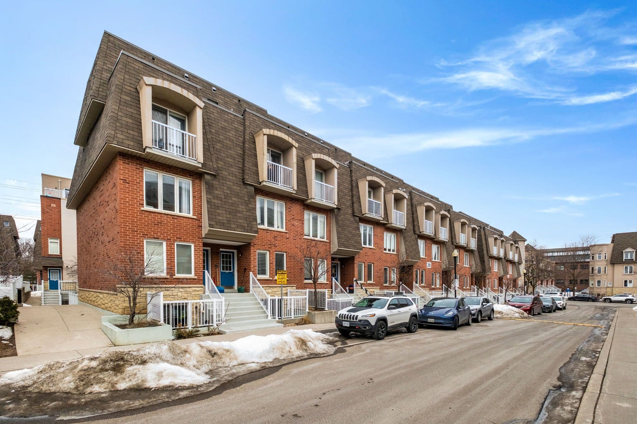 20 Turntable Crescent 18, Toronto W02, ON M6H 4K9