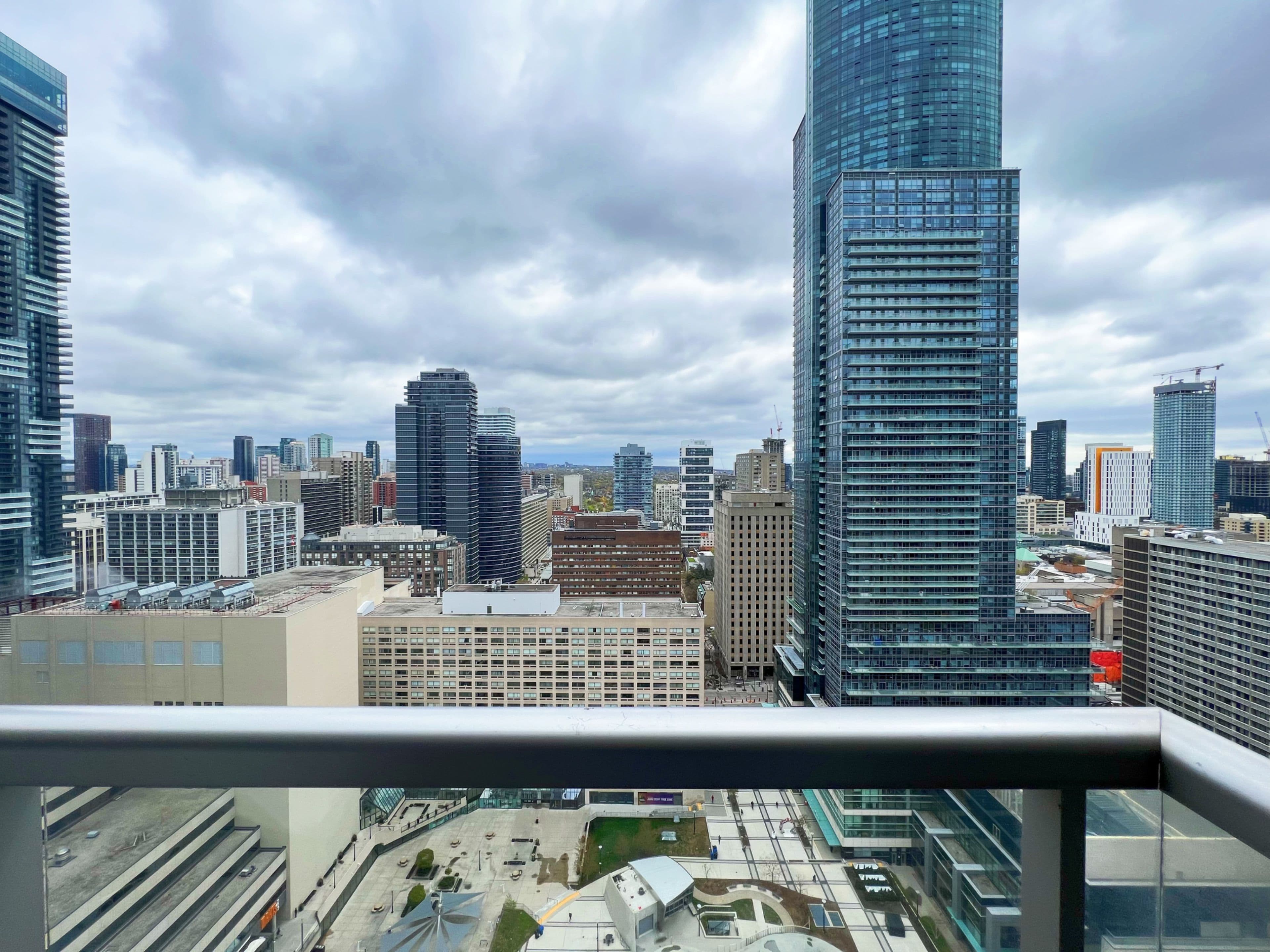 761 Bay Street 3003, Toronto C01, ON M5G 2R2