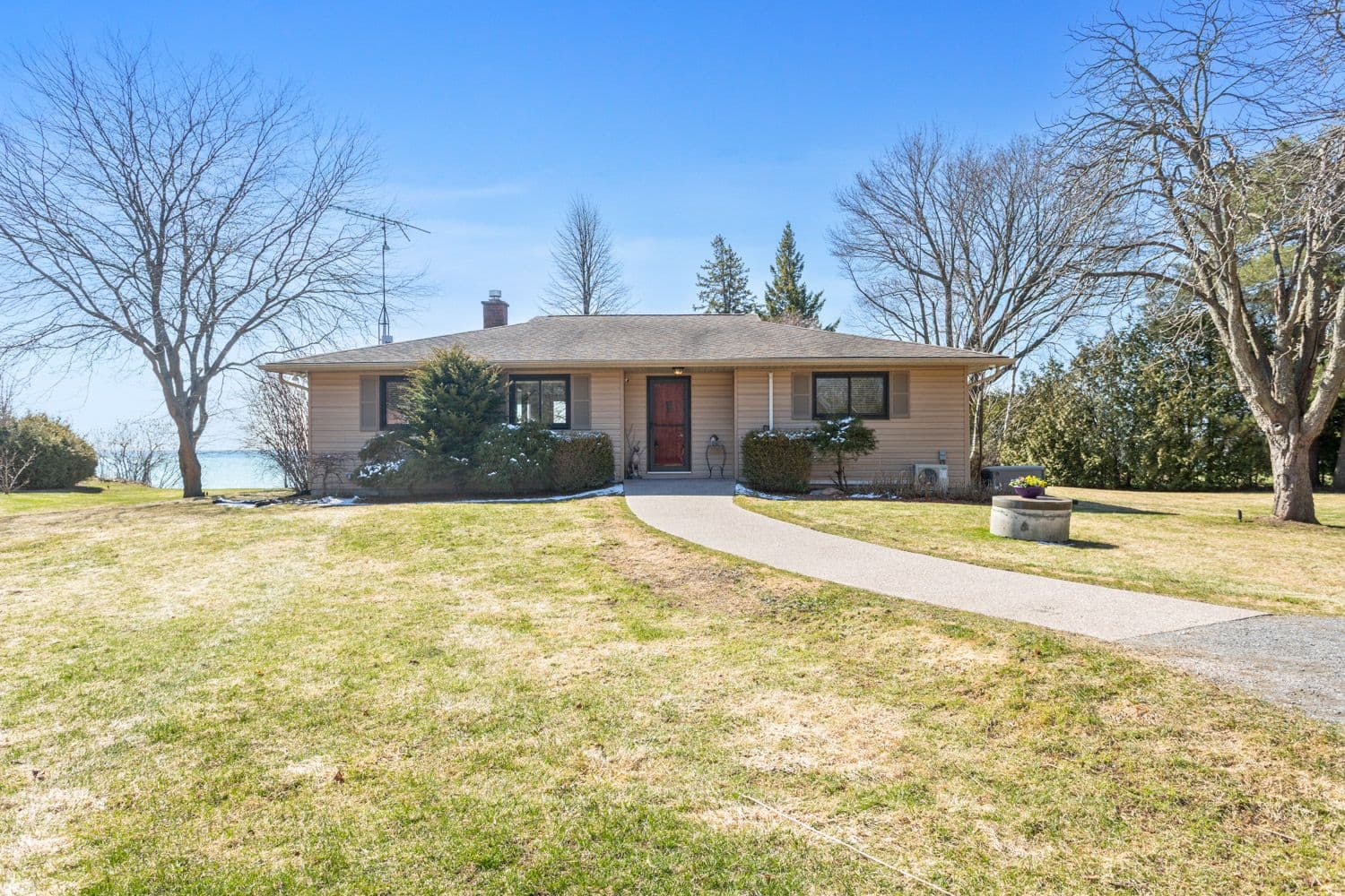 373 Victoria Beach Road, Cramahe, ON K0K 1S0