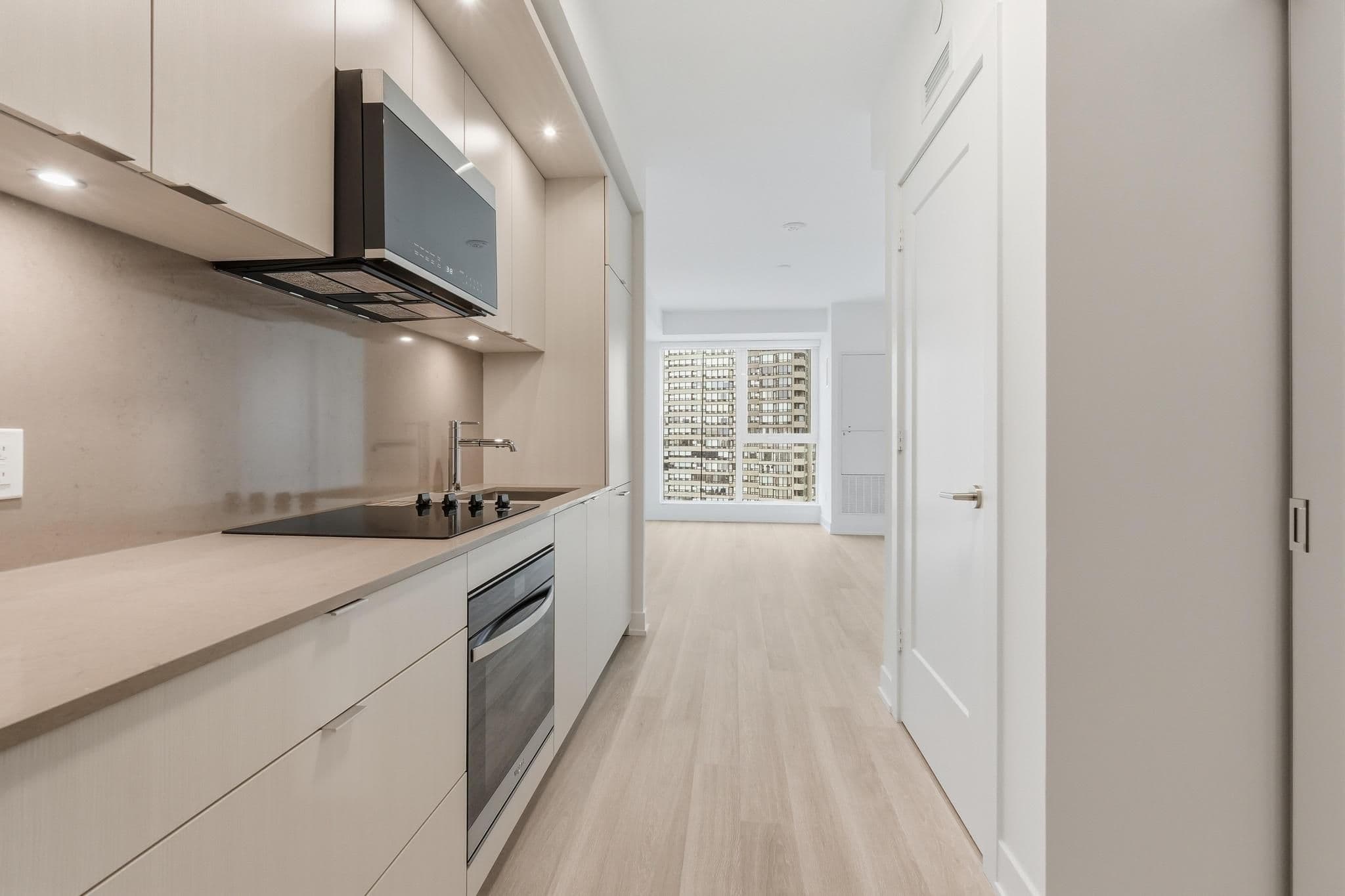 25 Cordova Avenue 1103, Toronto W08, ON M9A 0E5