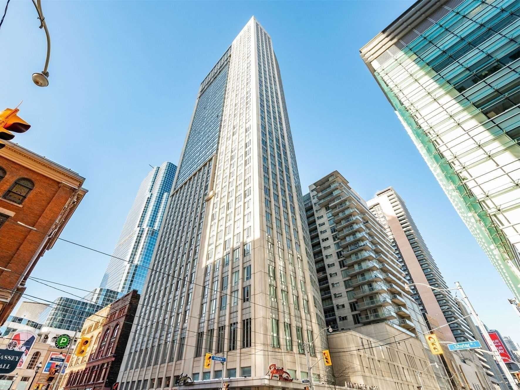 210 Victoria Street 3913, Toronto C08, ON M5B 2R3