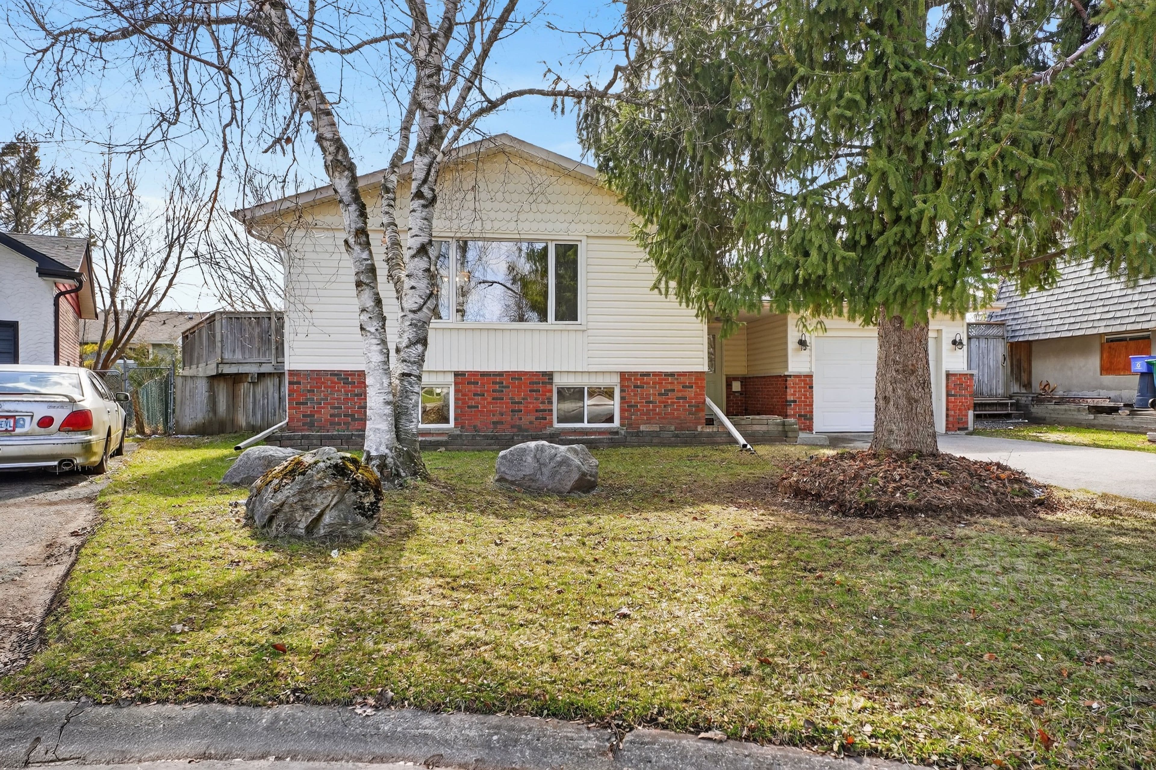 309 Daleside Place, Waterloo, ON N2L 5M4