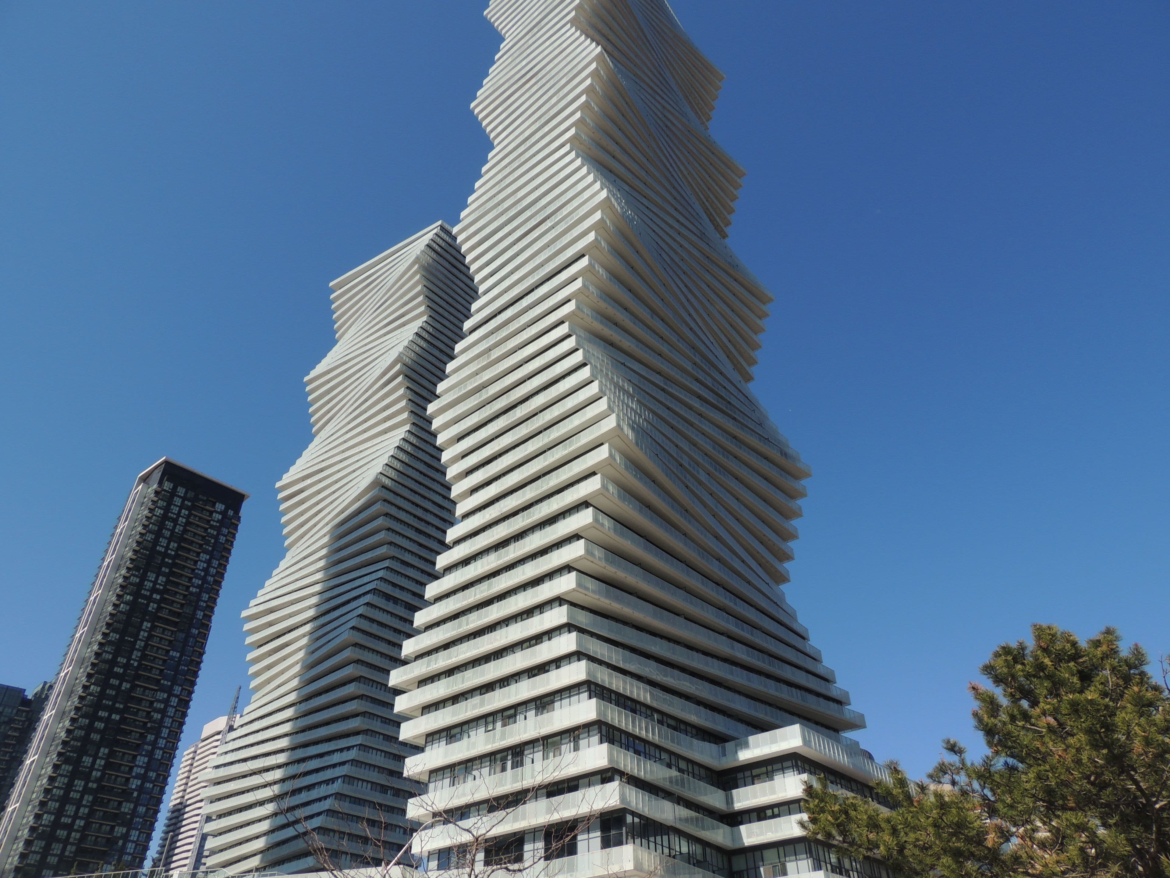 3883 QUARTZ Road 5305, Mississauga, ON L5M 0M4