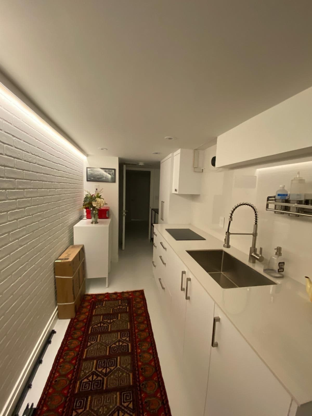 19 Teddington Park Avenue Bacholor, Toronto C04, ON M4N 2C4