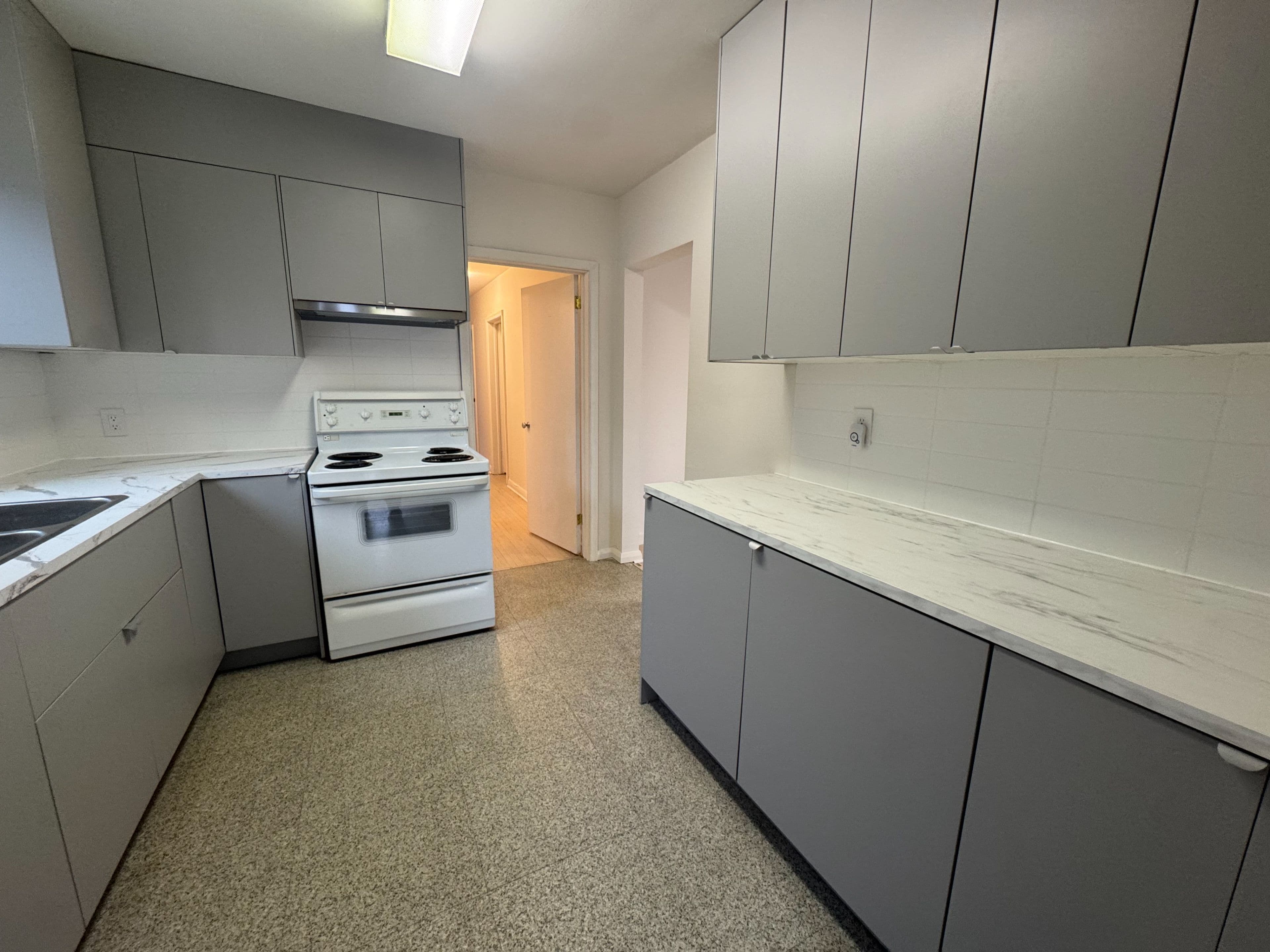 99 Kenwood Avenue Upper, Toronto C03, ON M6C 2S1