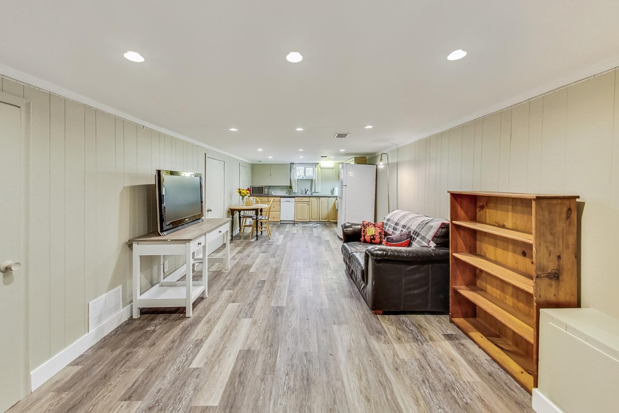 1 Milne Avenue, Toronto E06, ON M1L 1J7