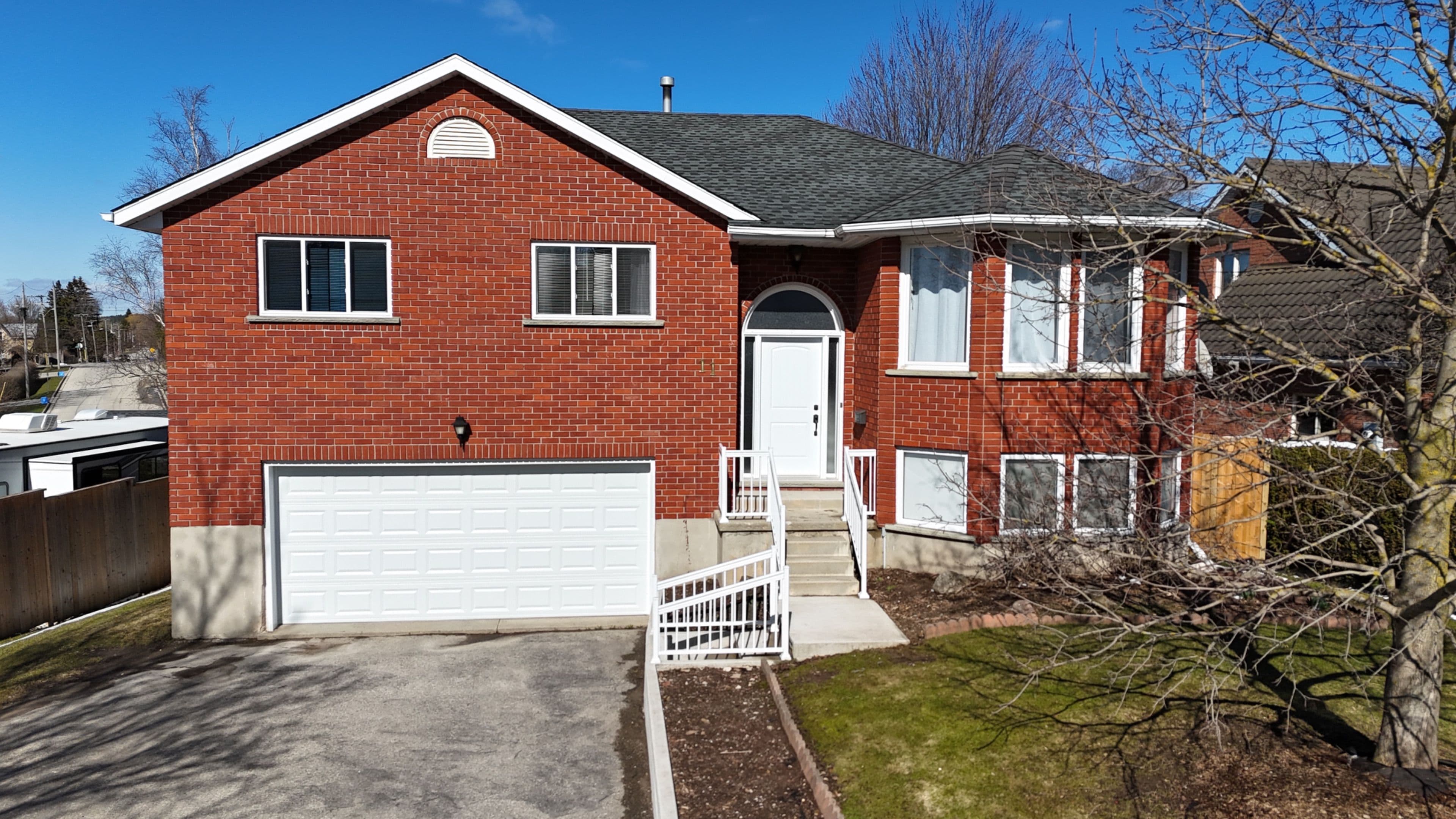 11 Bonniewood Drive, Mapleton, ON N0G 1P0