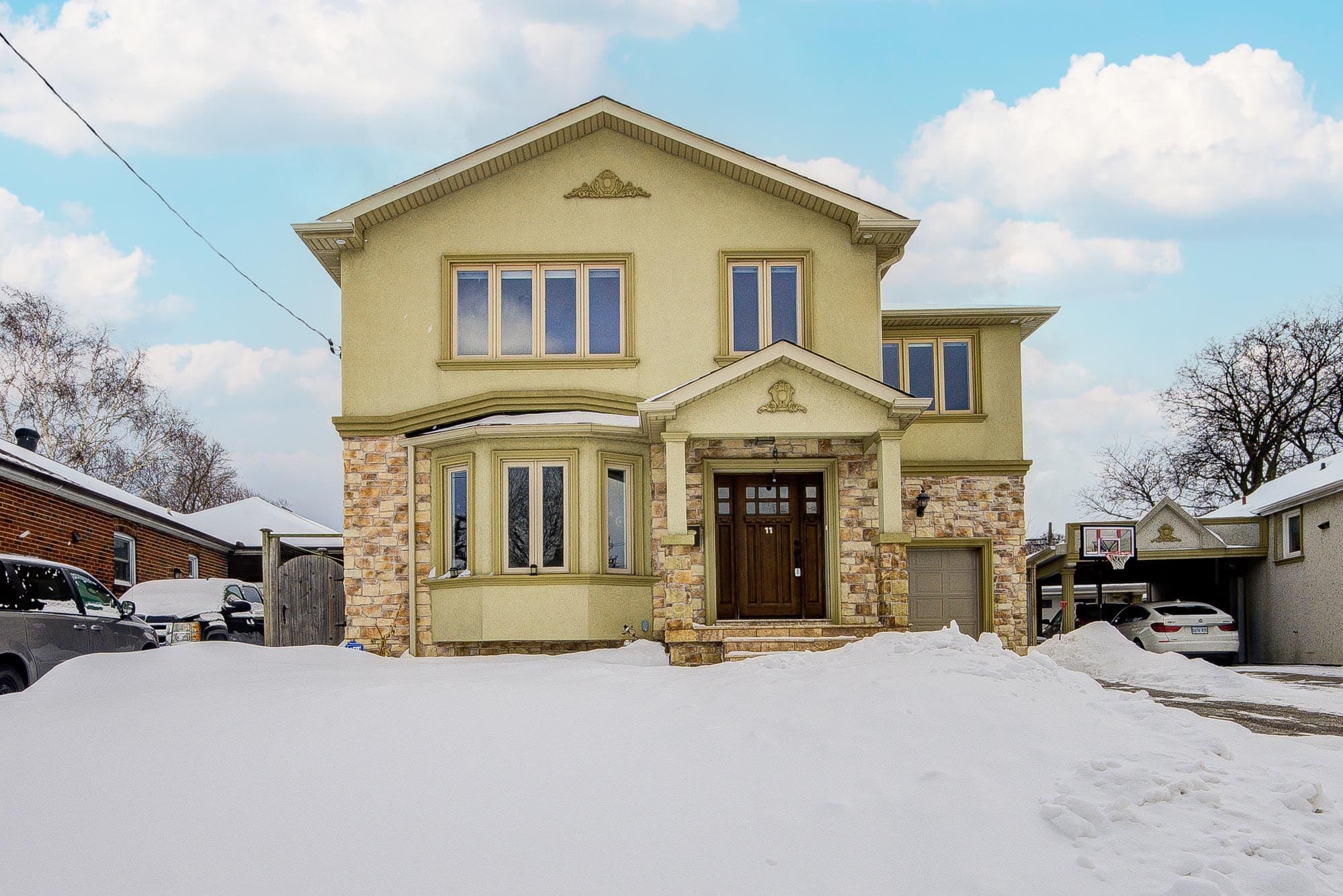 11 Bellvare Crescent, Toronto E04, ON M1R 2M8