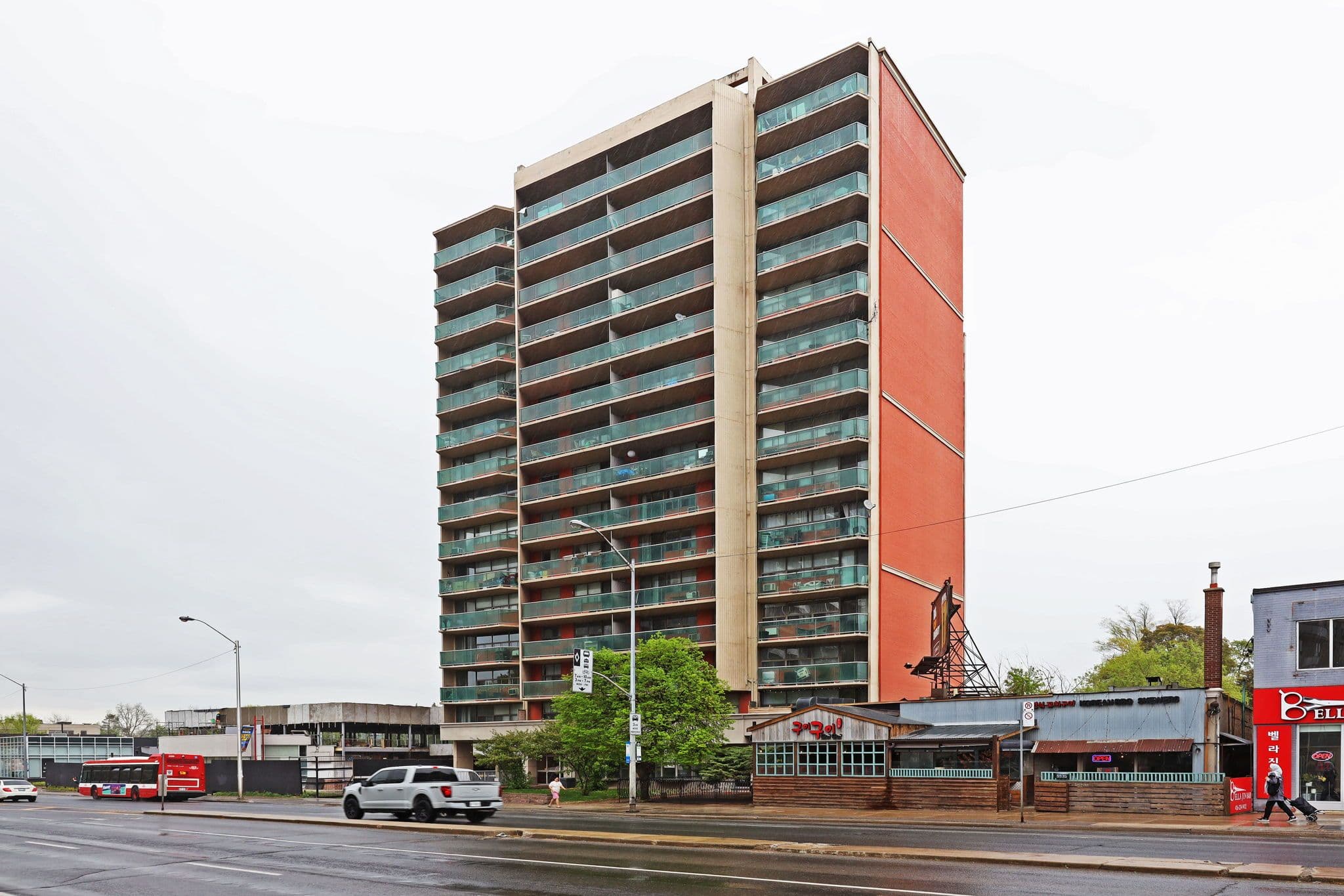 5949 Yonge Street 804, Toronto C14, ON M2M 3V8