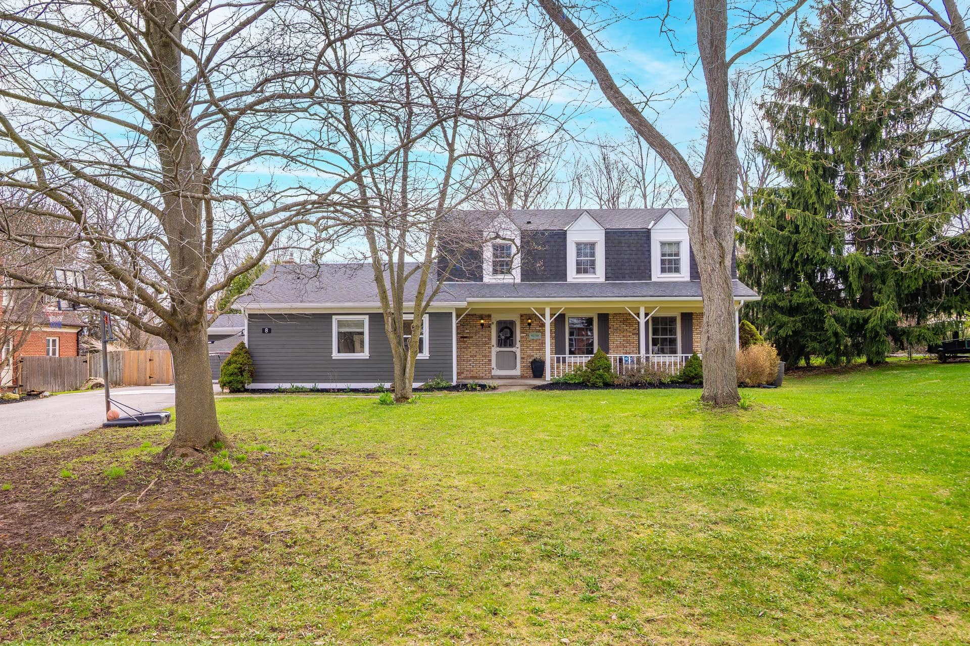 8 Wildan Drive, Hamilton, ON L8N 2Z7