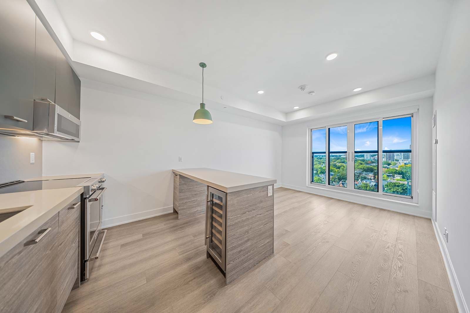 484 Spadina Avenue 611, Toronto C01, ON M5S 0E4