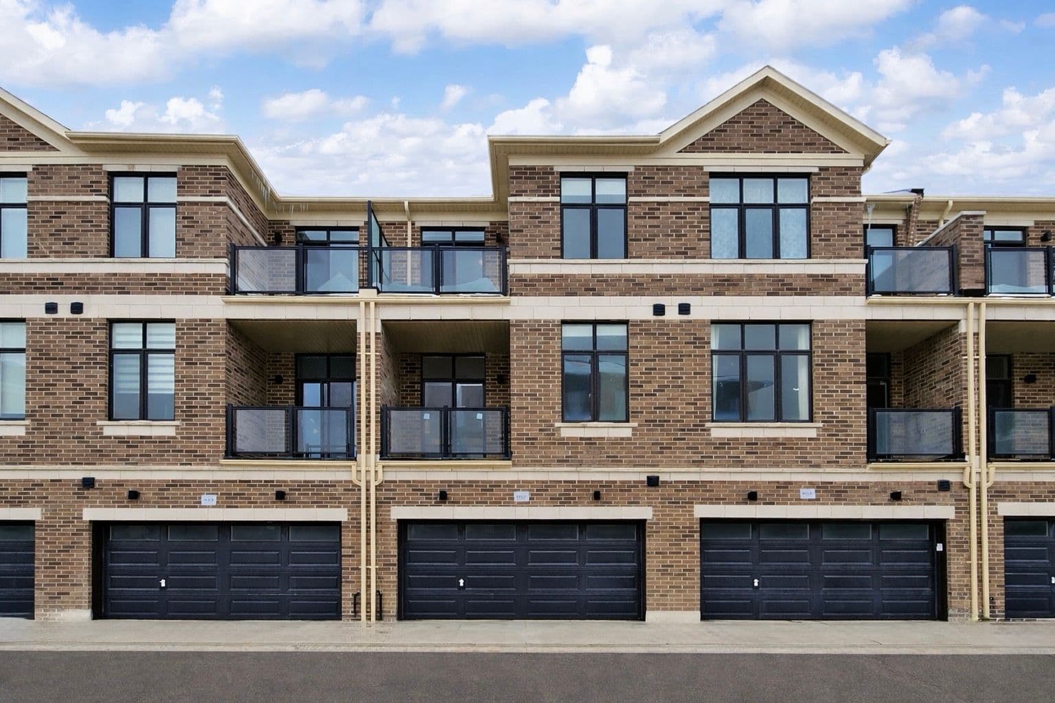 10 RUSSEL WICE Avenue, Richmond Hill, ON L4S 0N7