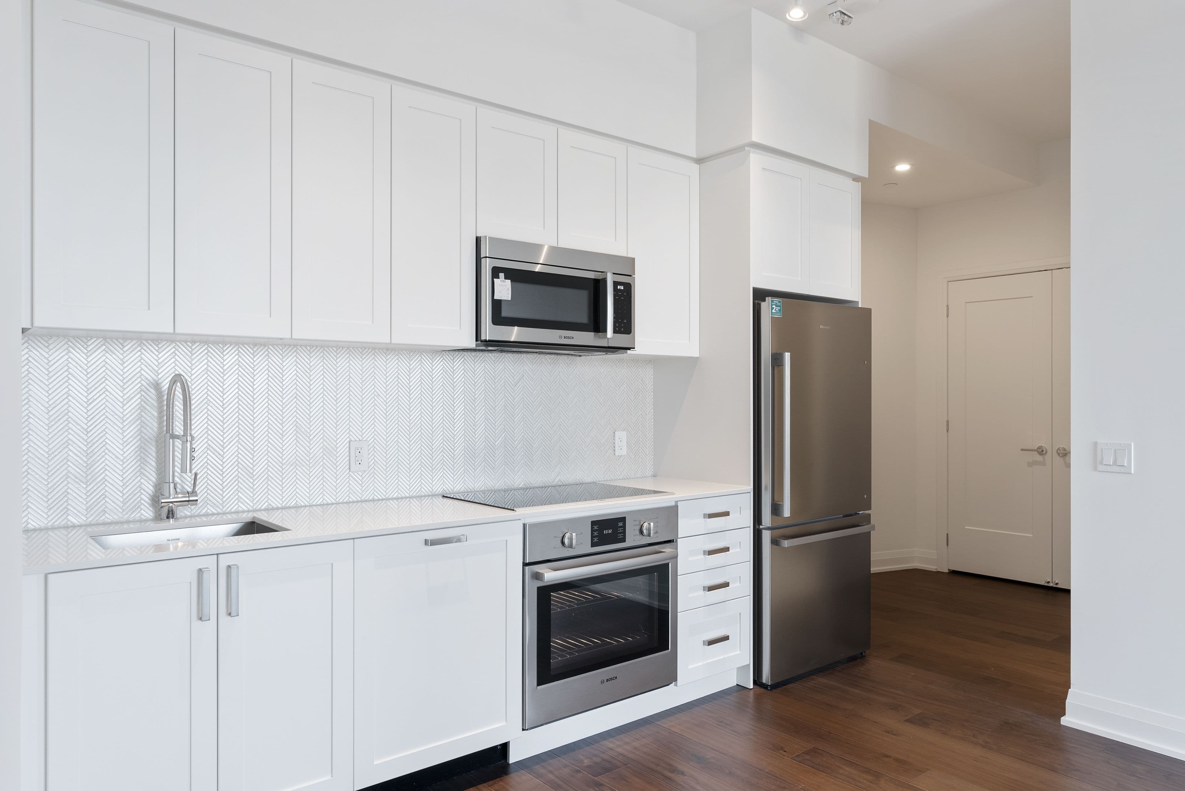 293 The Kingsway N/A 707, Toronto W08, ON M9A 3A9