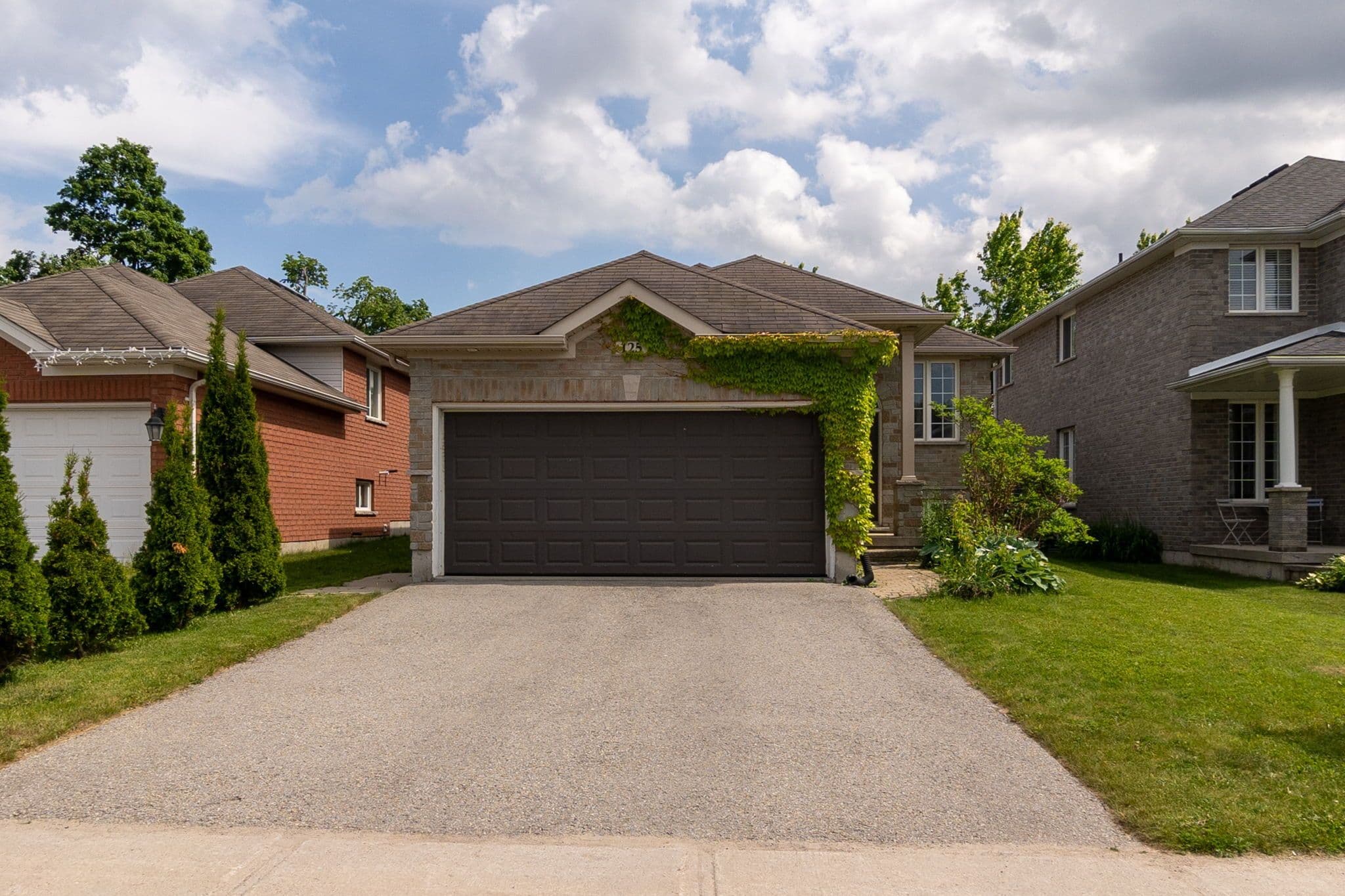 125 Sovereign's Gate Upper, Barrie, ON L4N 0Y9