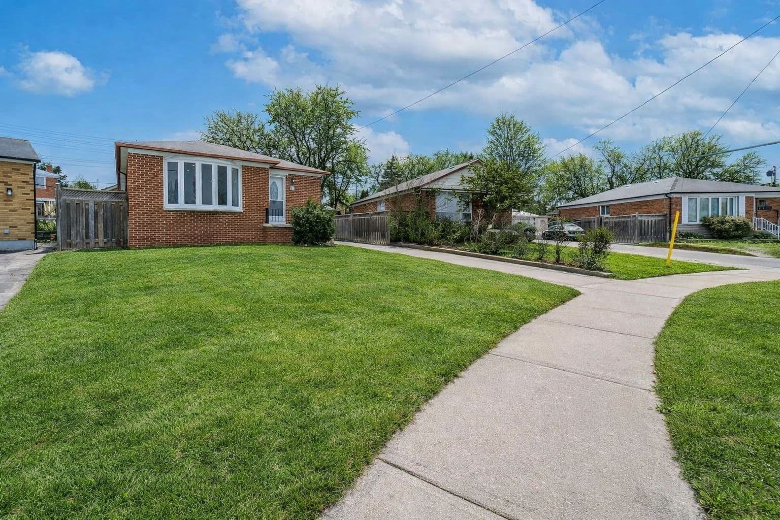 102 Golfhaven Drive Main, Toronto E09, ON M1G 2E3