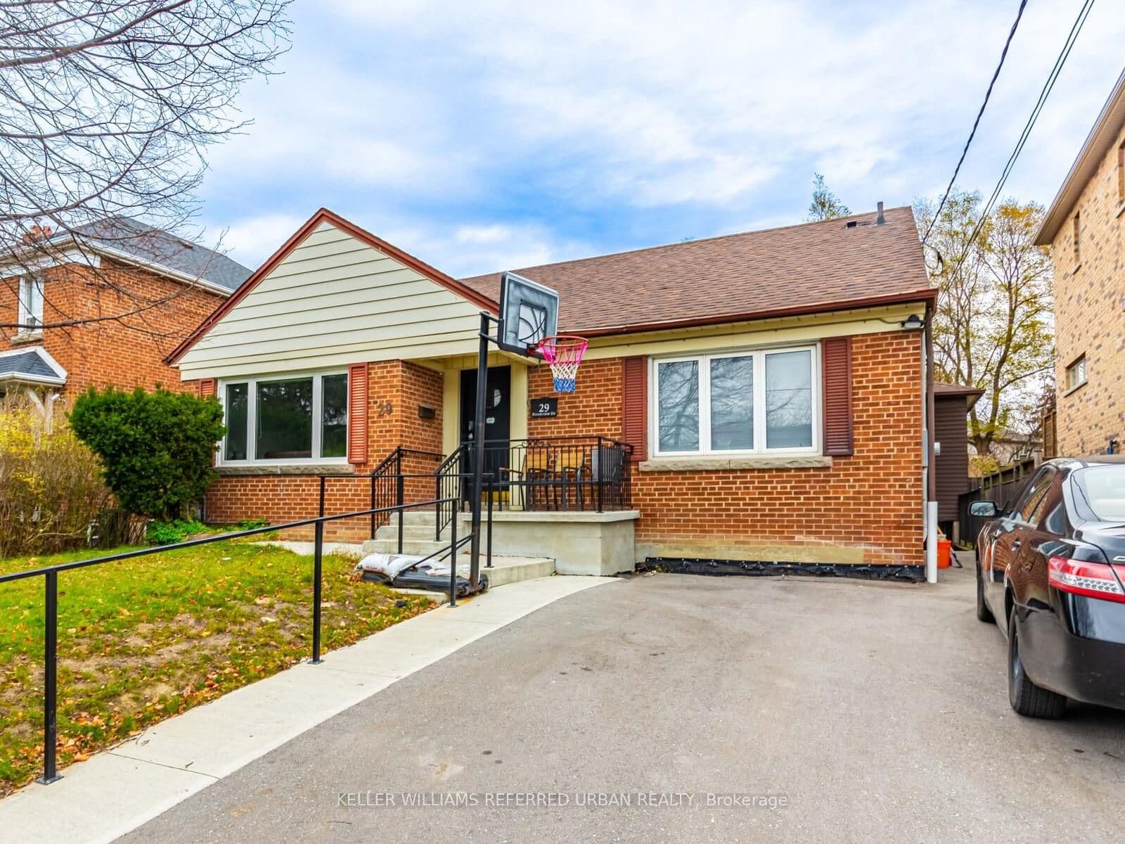 29 Brookview Drive Bsmt Unit 2, Toronto C04, ON M6A 2K4