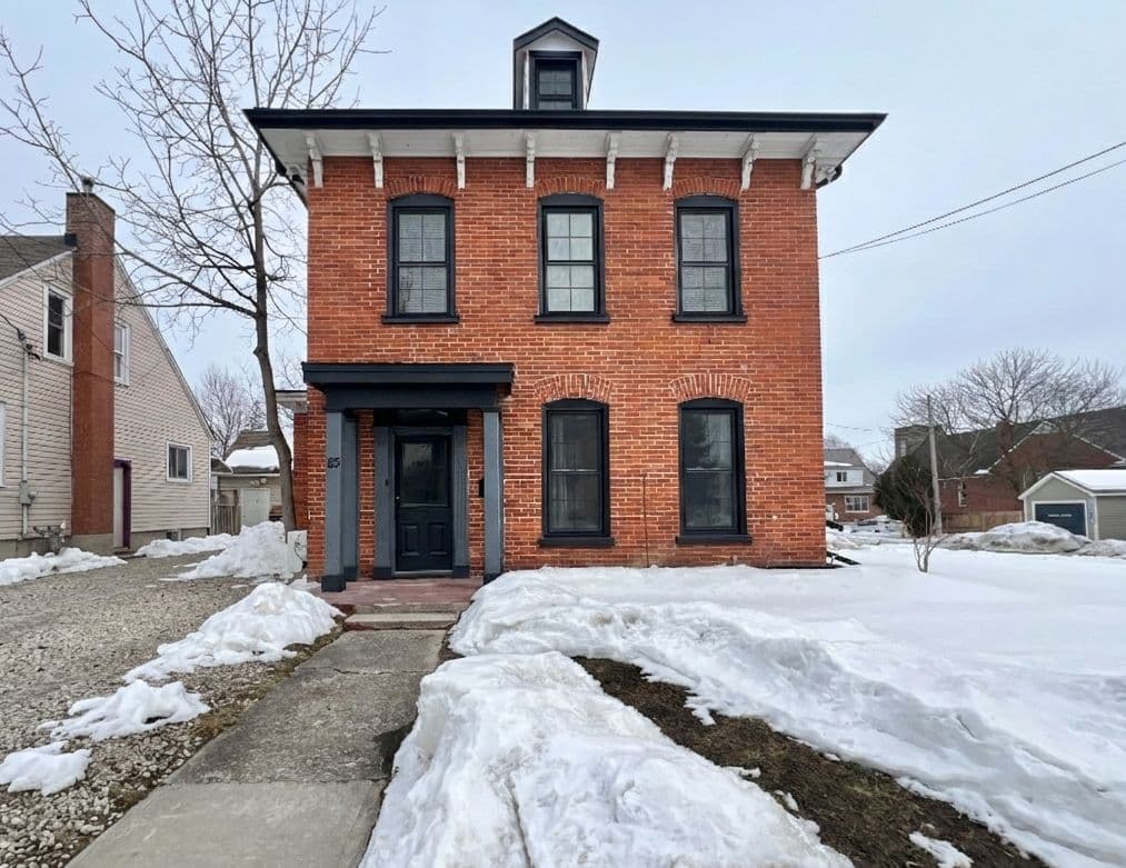 83 Cedar Street, Belleville, ON K8P 3M3