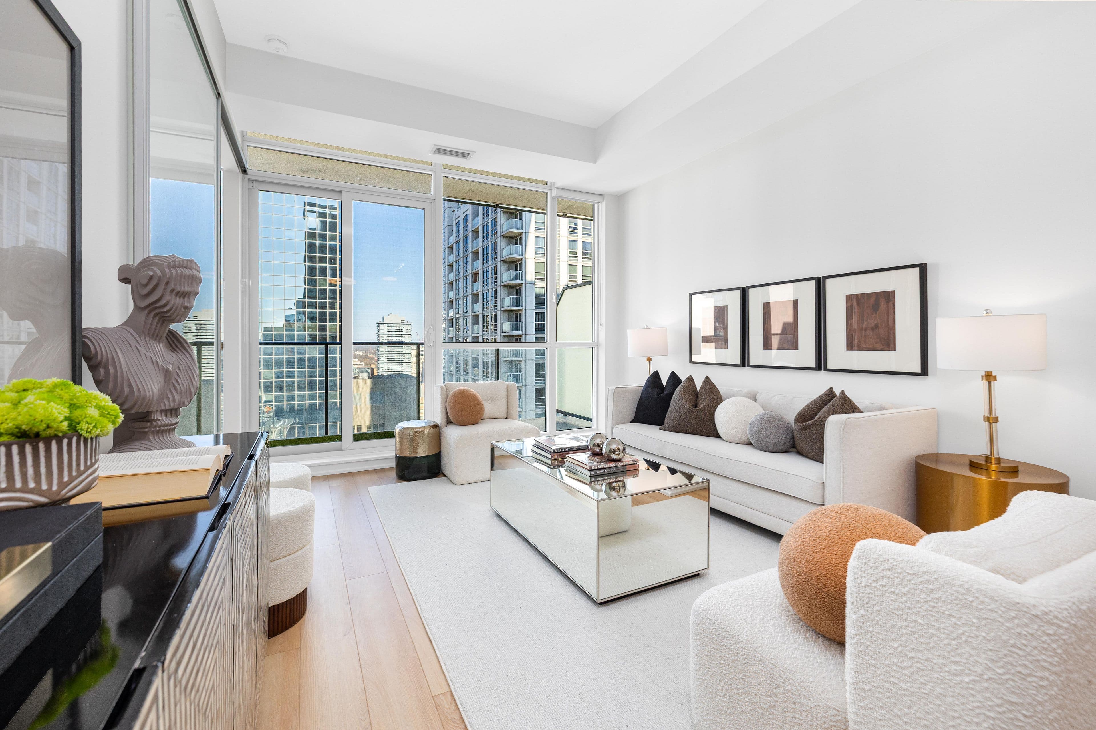 770 Bay Street 2302, Toronto C01, ON M5G 0A6