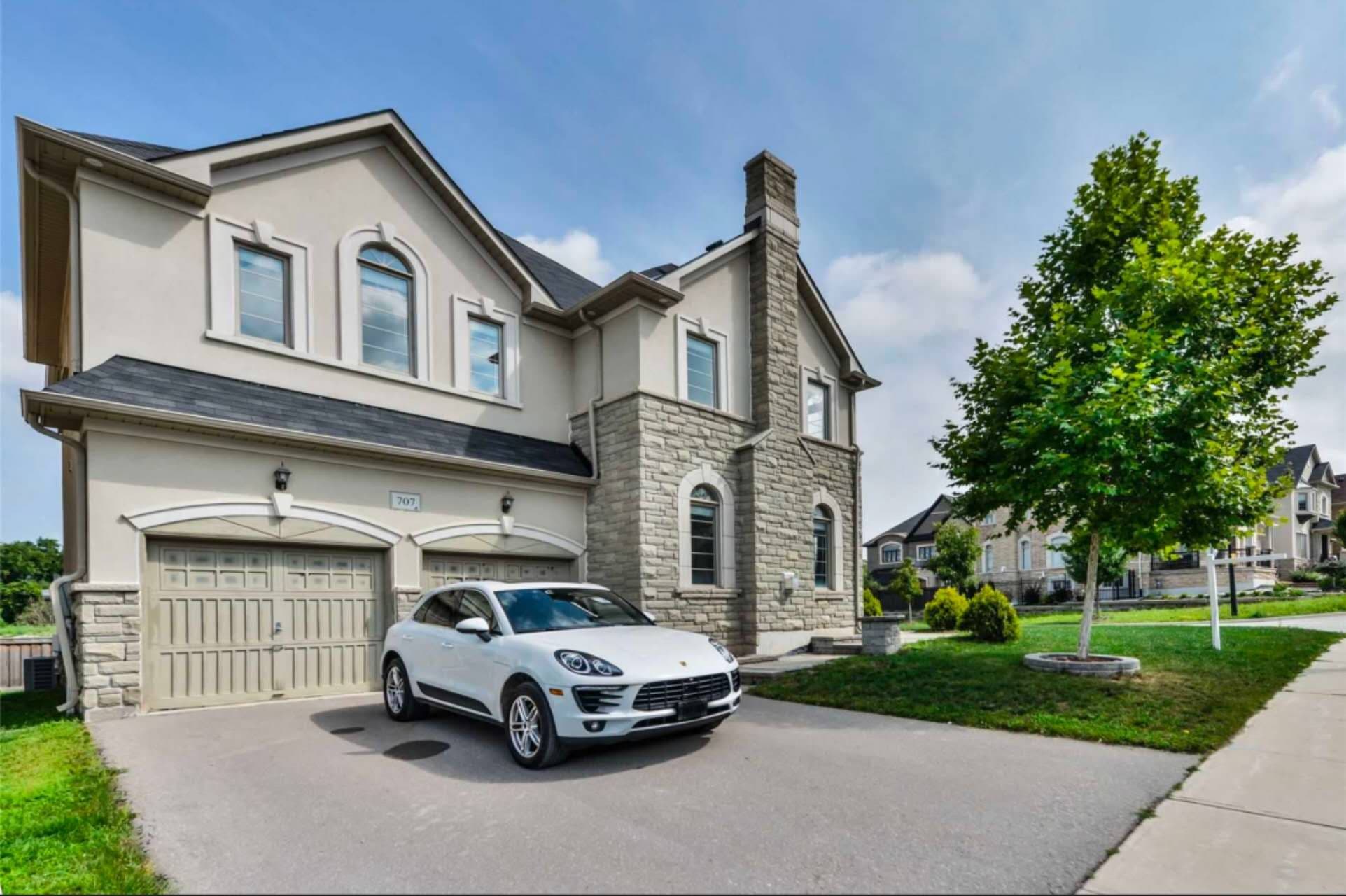 707 Frank Hempen Court Lower, Newmarket, ON L3X 0G4