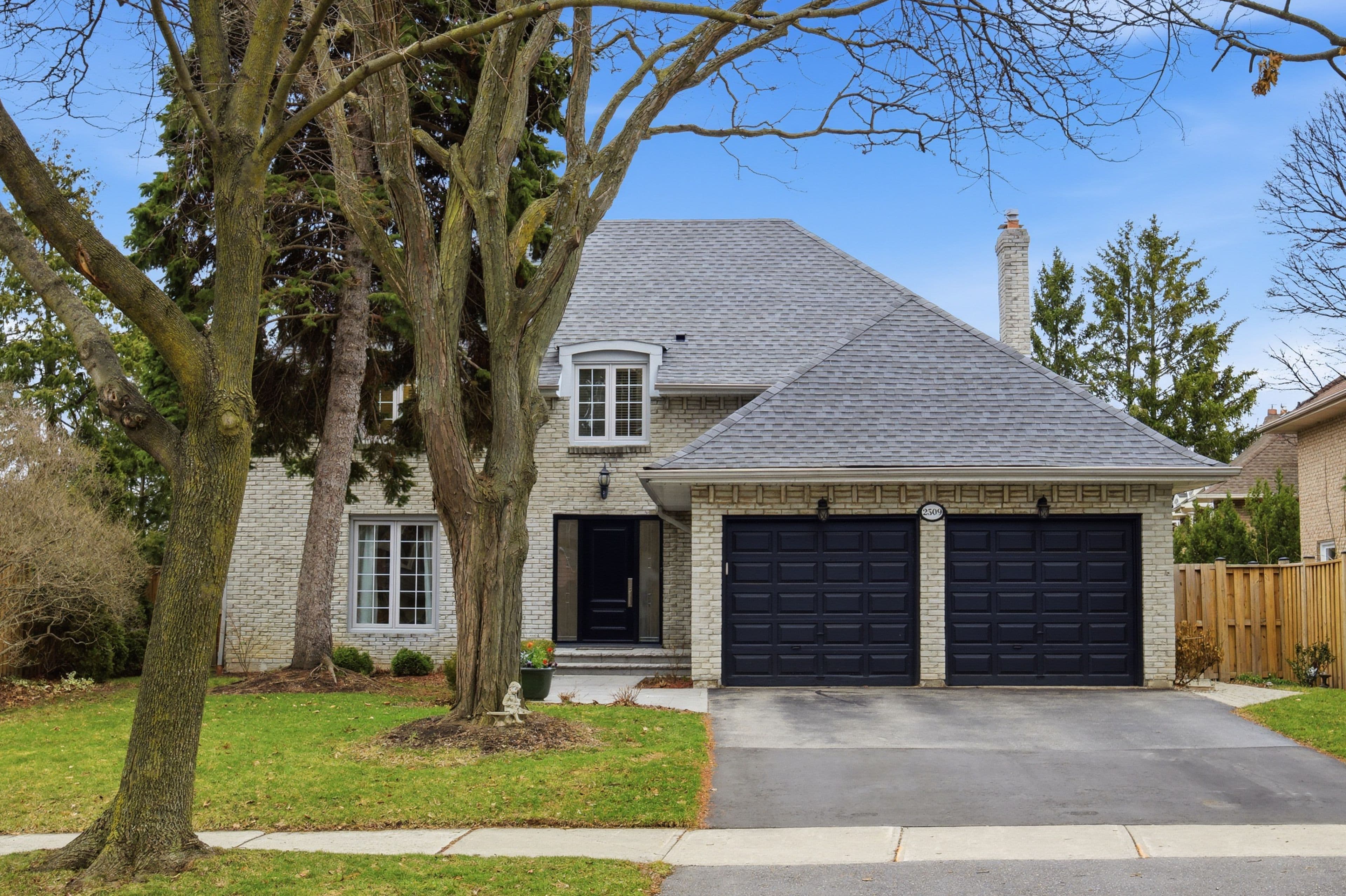 2509 King Forrest Drive, Mississauga, ON L5K 2E5