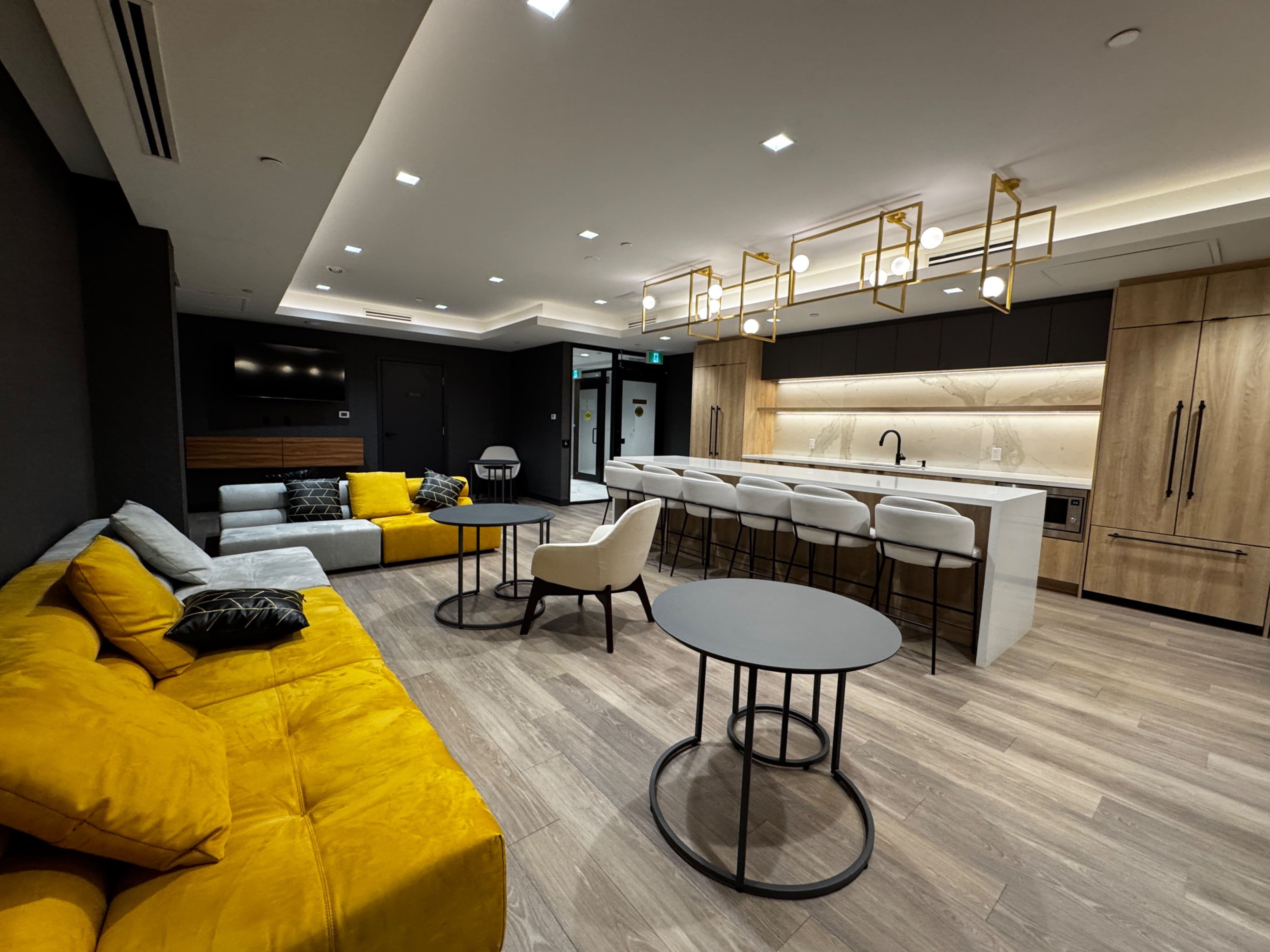 1010 Dundas Street E 323, Whitby, ON L1N 0L6