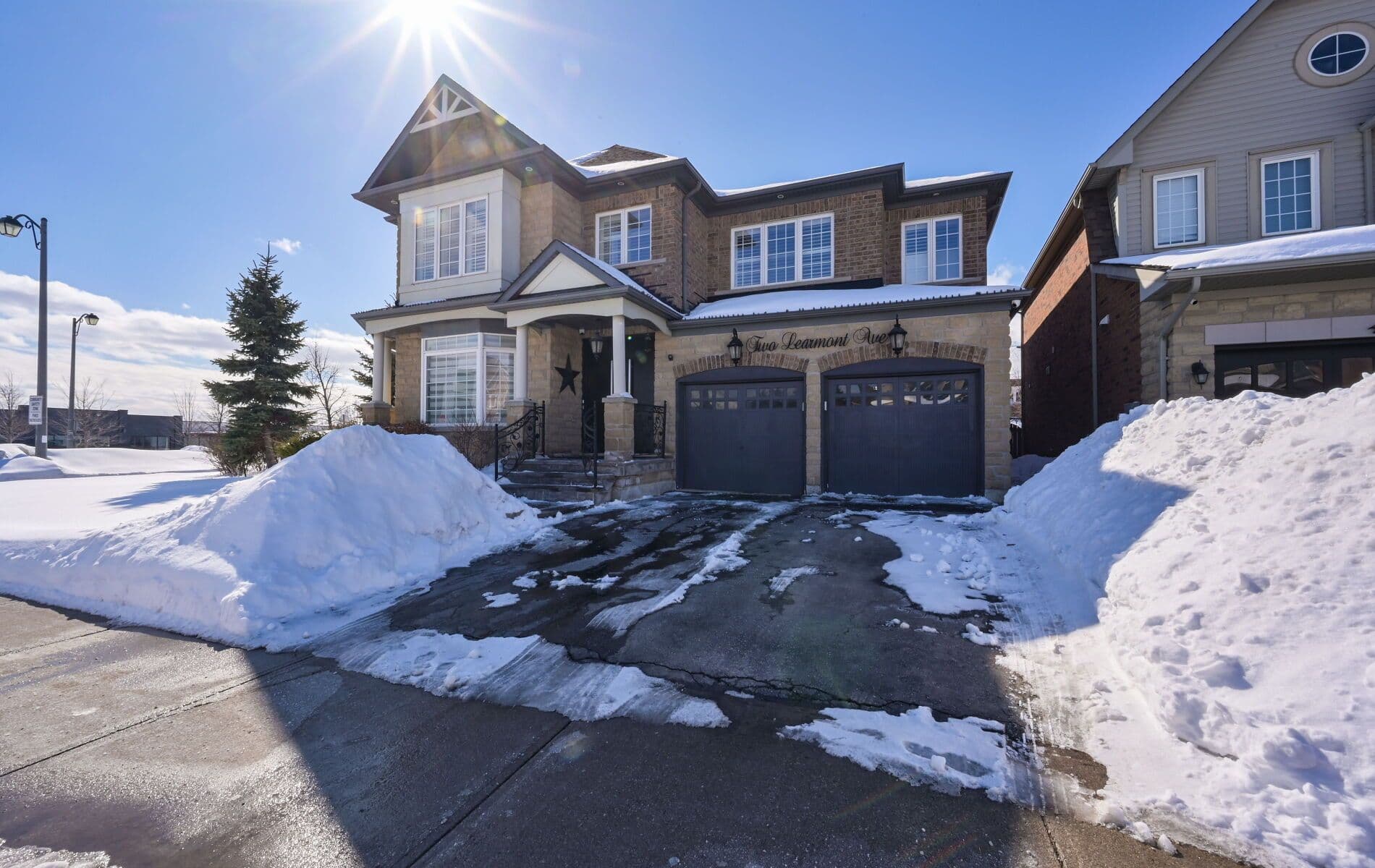 2 Learmont Avenue, Caledon, ON L7C 3N3