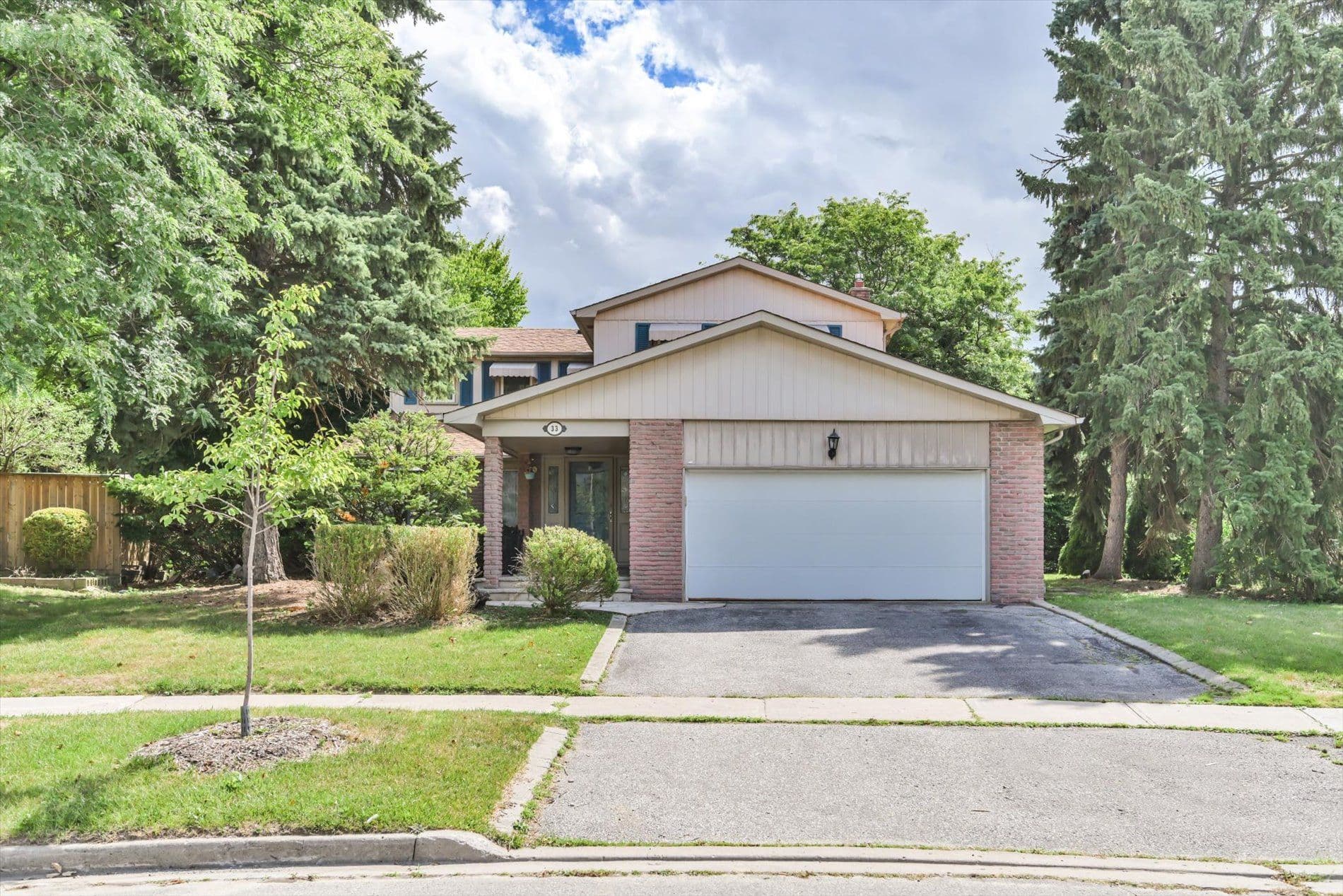 33 Kilchurn Castle Drive, Toronto E05, ON M1T 2W3