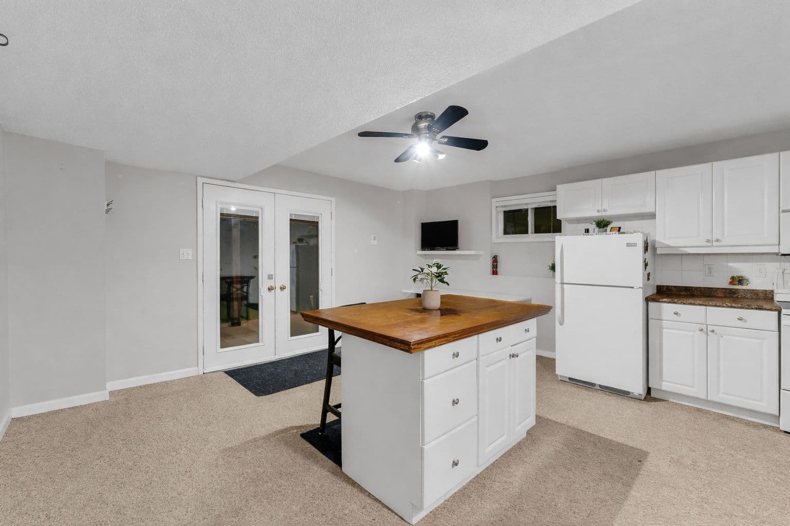 7 Margaret (Lower Level) Drive, Barrie, ON L4M 6Y7