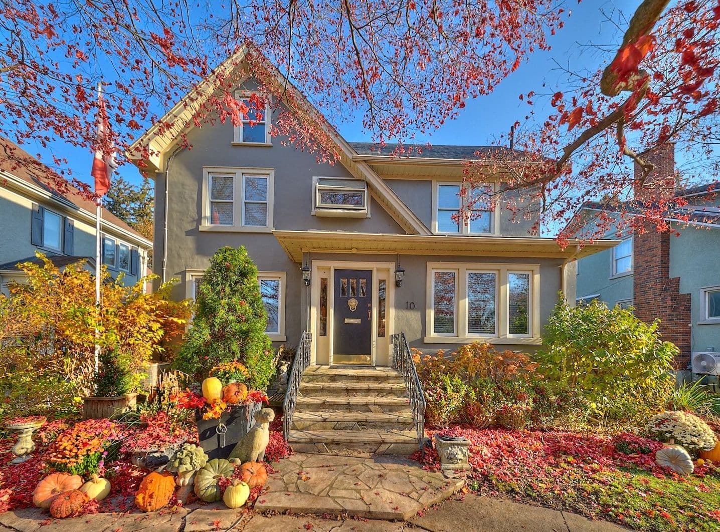 10 Thairs Avenue, St. Catharines, ON L2R 6P1