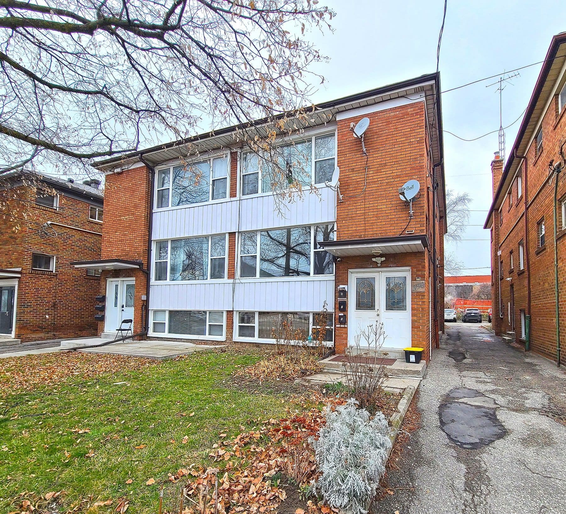 350 Hopewell Avenue 2, Toronto W04, ON M6E 2S2