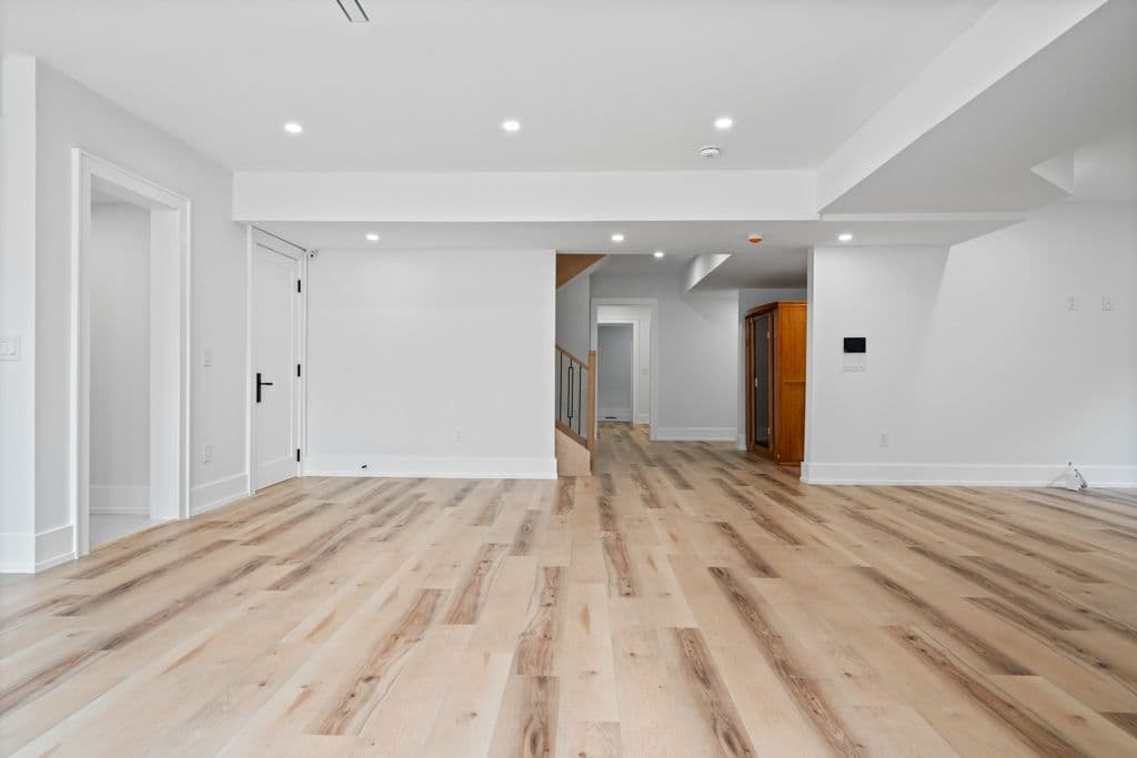 282 Maurice Drive, Oakville, ON L6K 2X3