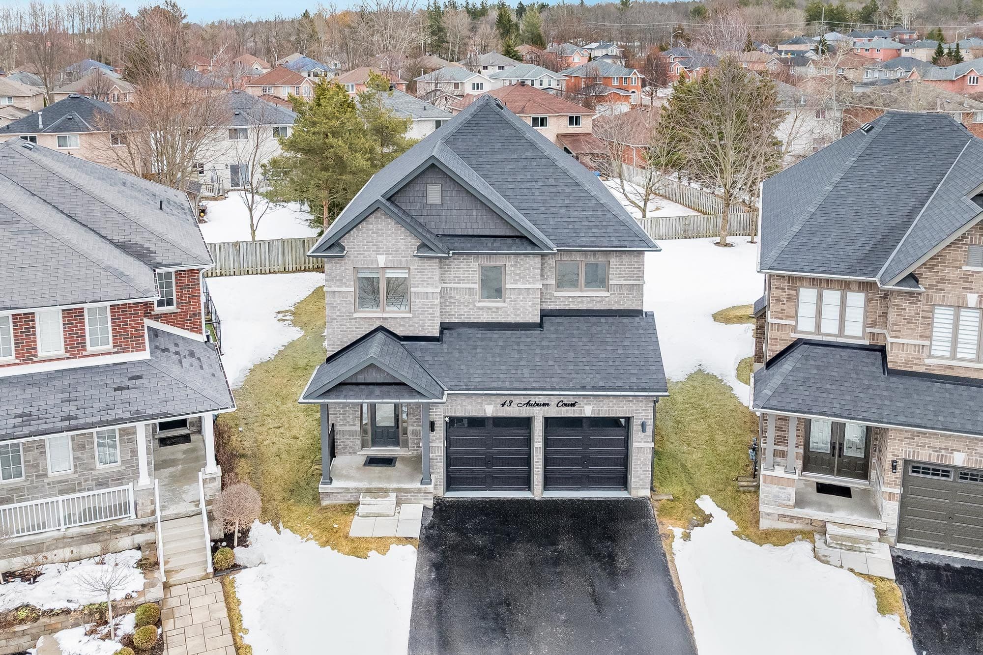 43 Auburn Court, Barrie, ON L4N 0A5